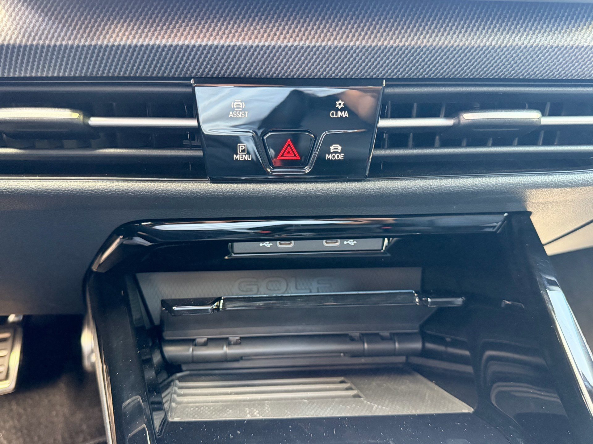 VW Golf VIII 1.5 TSI eHybrid 272 PS GTE *** 5 JAHRE VW GARANTIE & 360° KAMERA ***-image-24