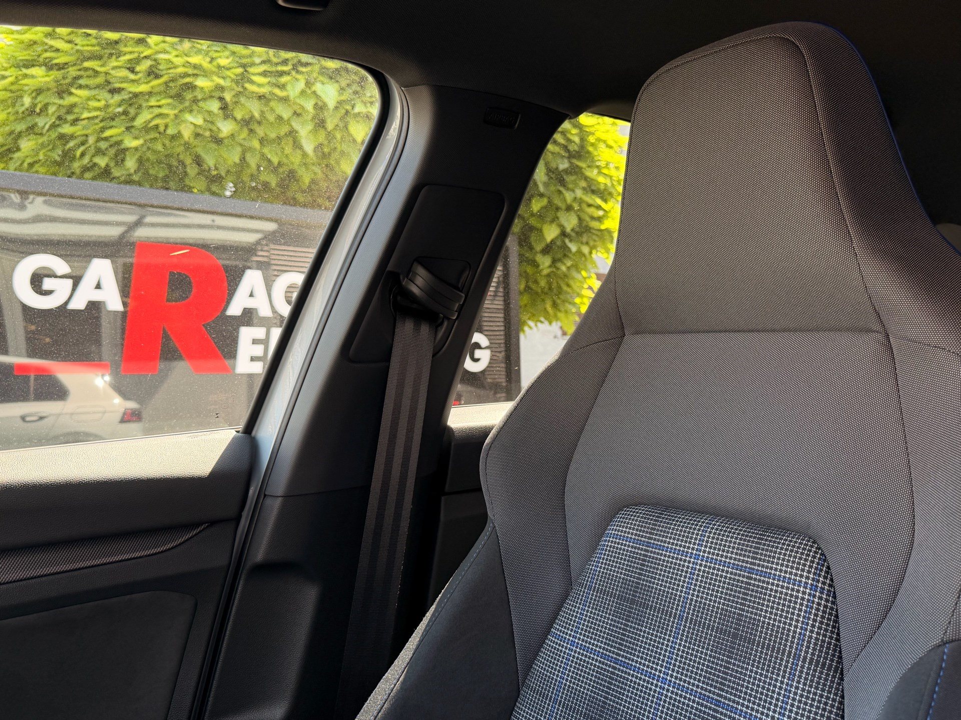 VW Golf VIII 1.5 TSI eHybrid 272 PS GTE *** 5 JAHRE VW GARANTIE & 360° KAMERA ***-image-27