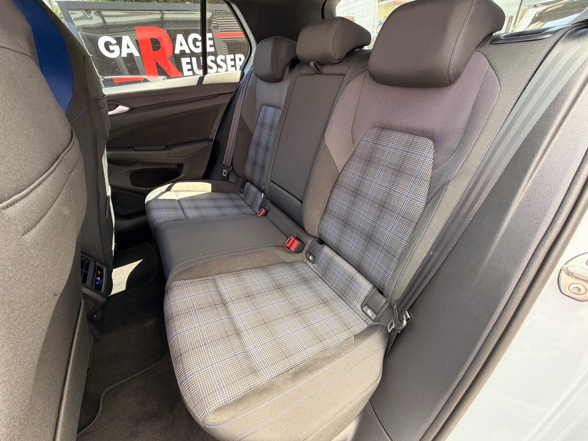 VW Golf VIII 1.5 TSI eHybrid 272 PS GTE *** 5 JAHRE VW GARANTIE & 360° KAMERA ***-image-28
