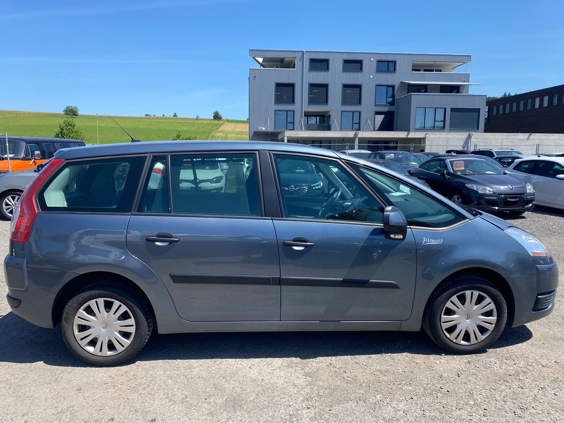 CITROEN Grand C4 Picasso 1.6i 16V Essentiel-image-5