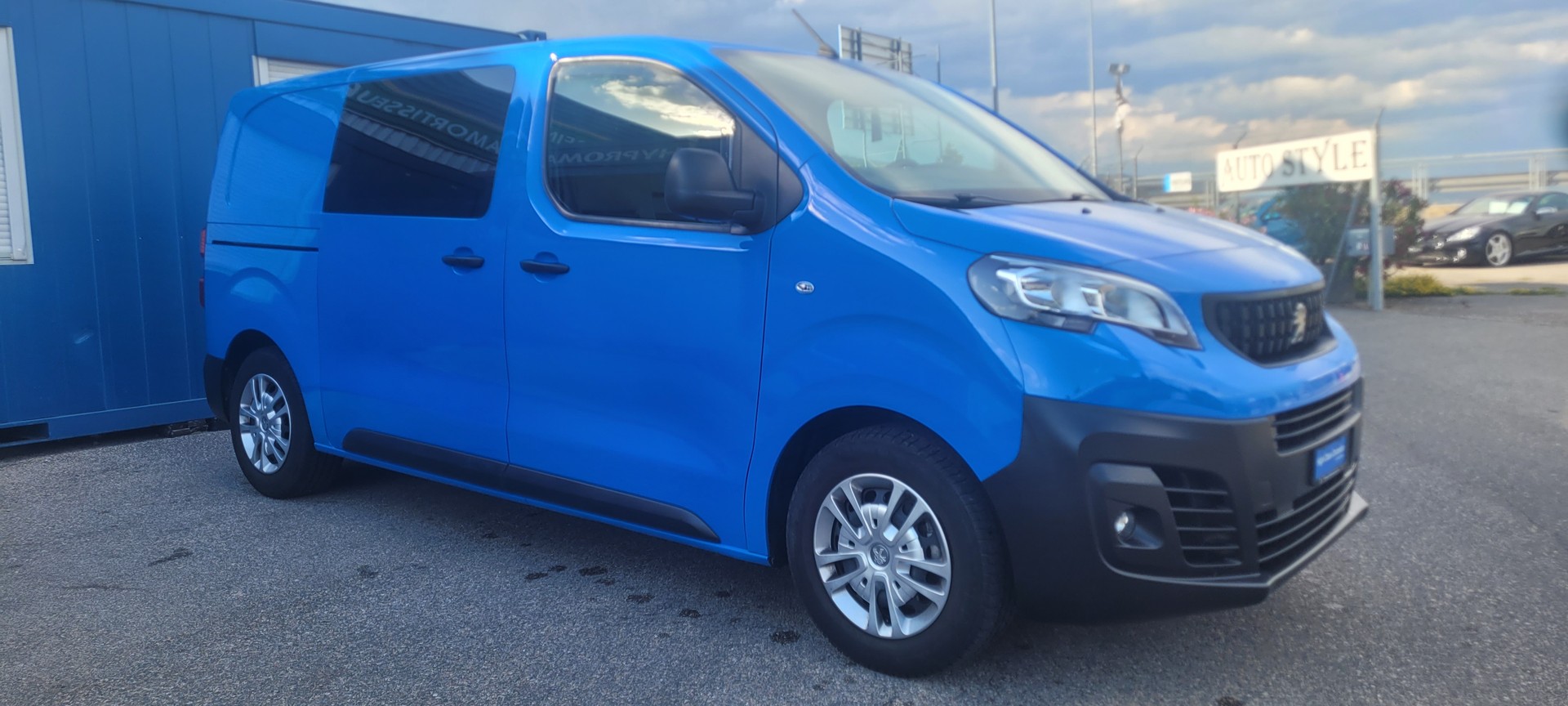 PEUGEOT Expert 1.5 BlueHDi 100 S&S Pro Standard-image-2