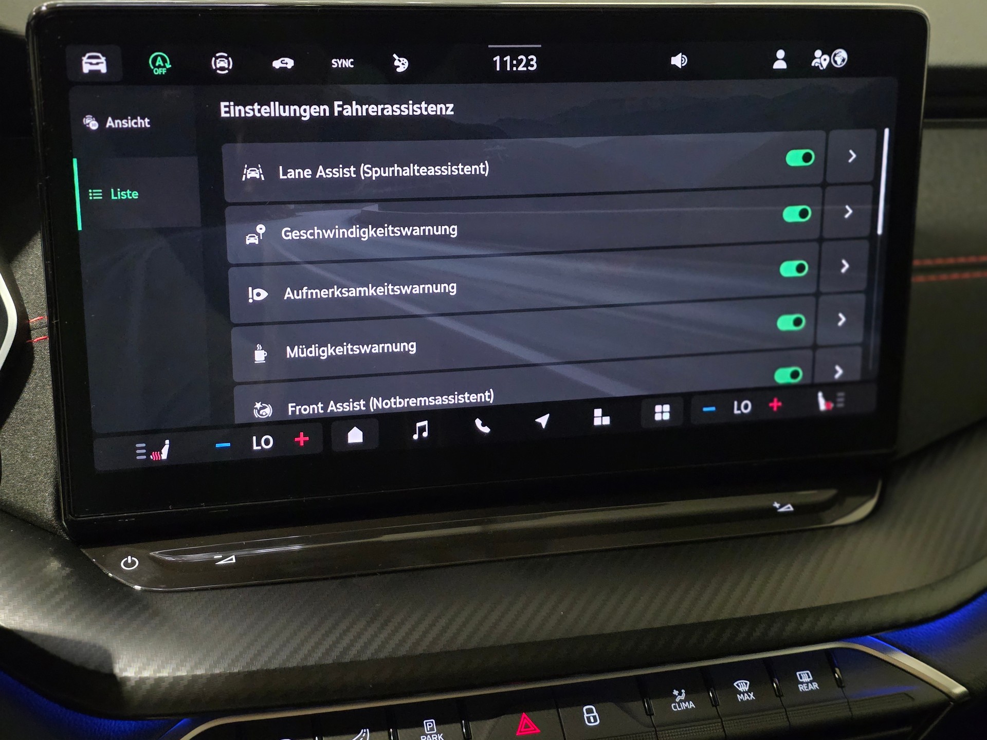 SKODA Octavia Combi 2.0 TSI DSG RS-image-12