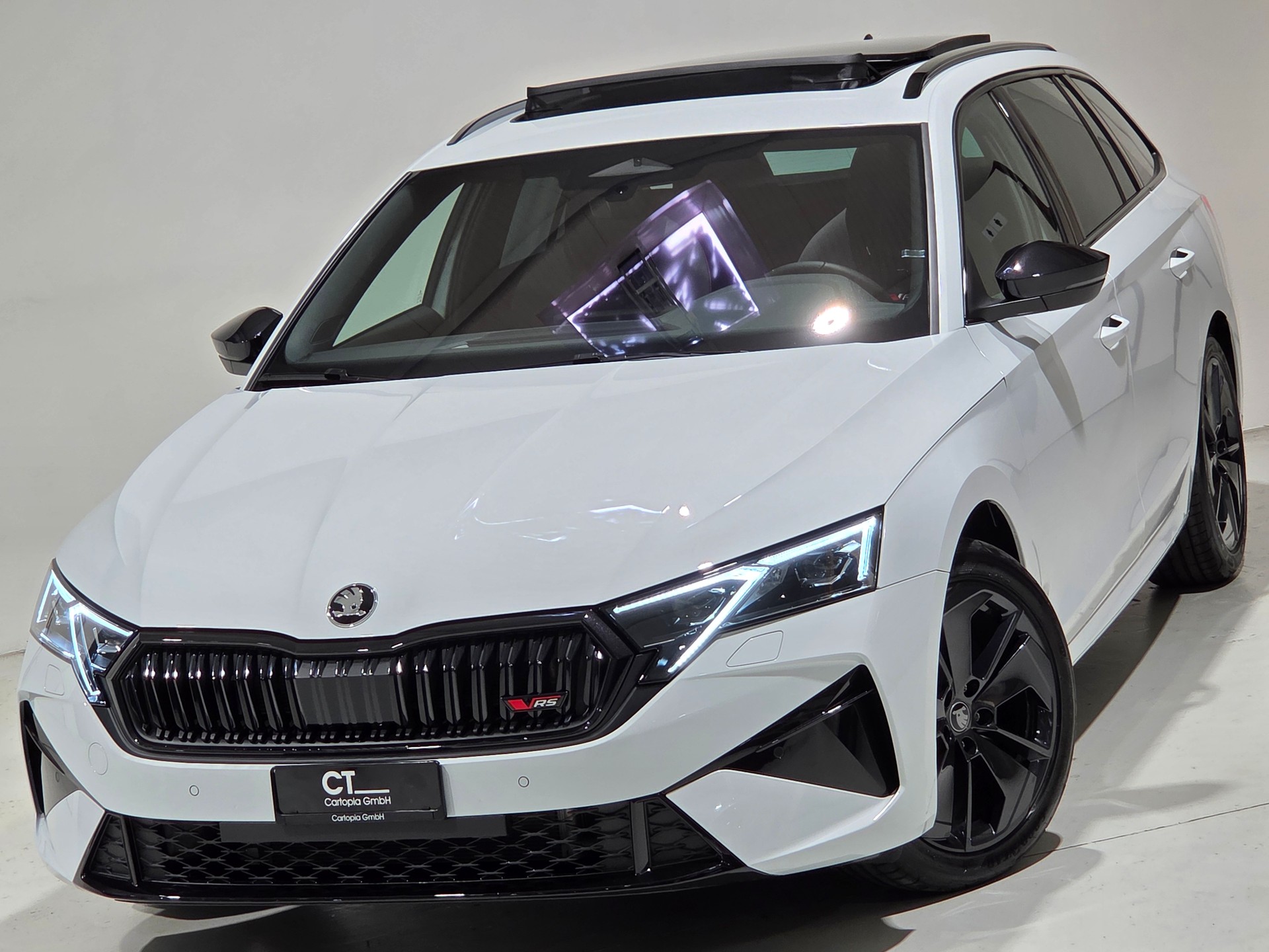 SKODA Octavia Combi 2.0 TSI DSG RS-image-0