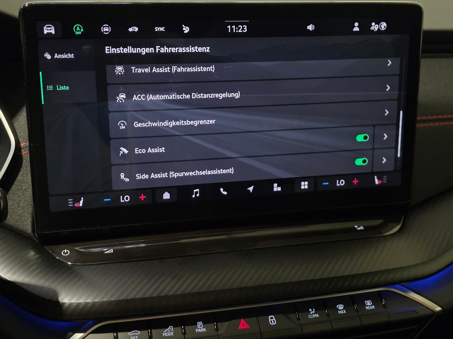 SKODA Octavia Combi 2.0 TSI DSG RS-image-13