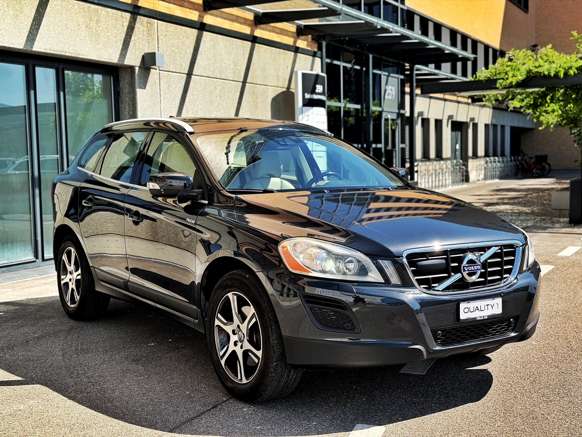 VOLVO XC60 D3 AWD Kinetic Geartronic-image-2