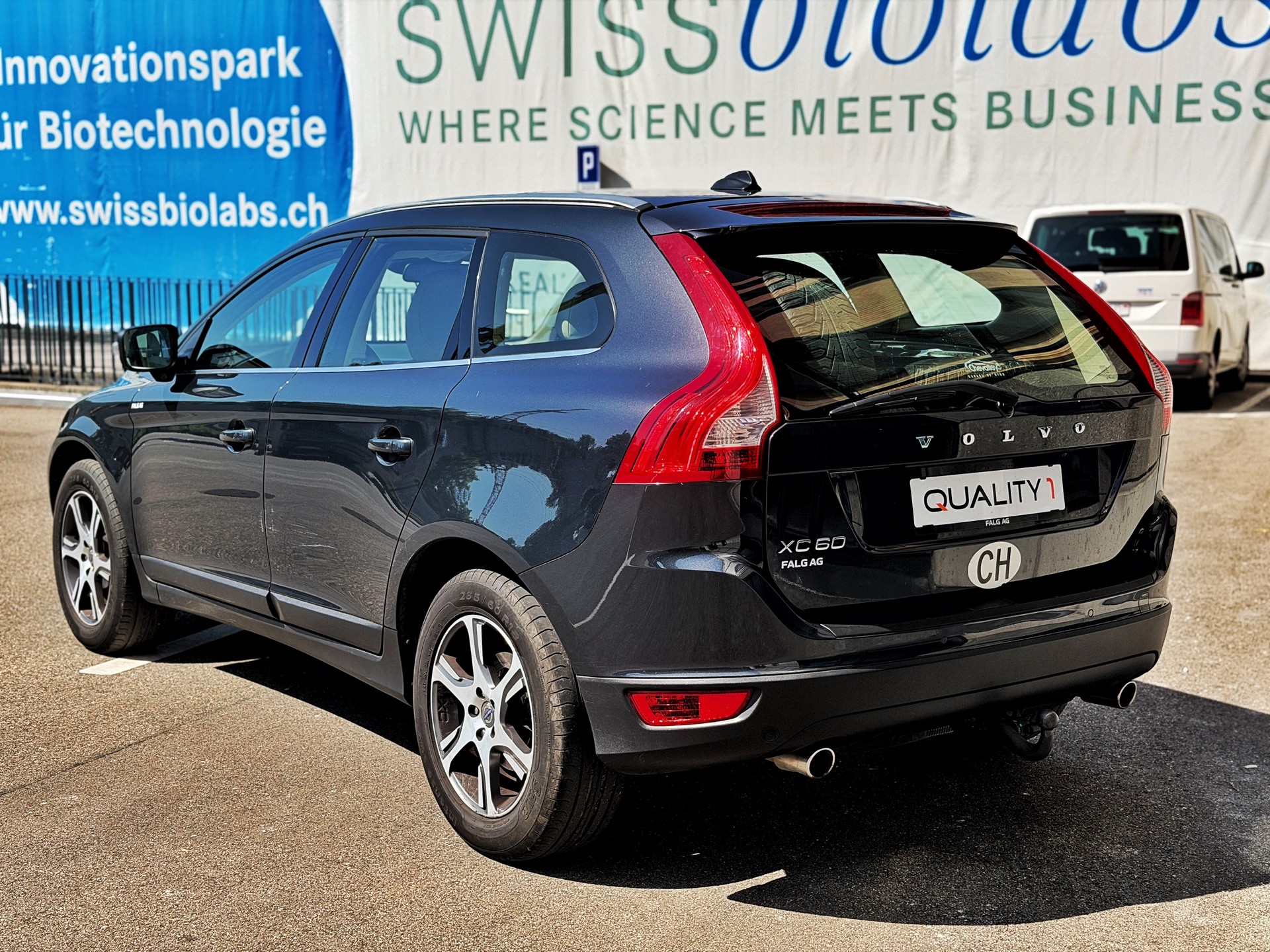 VOLVO XC60 D3 AWD Kinetic Geartronic-image-5
