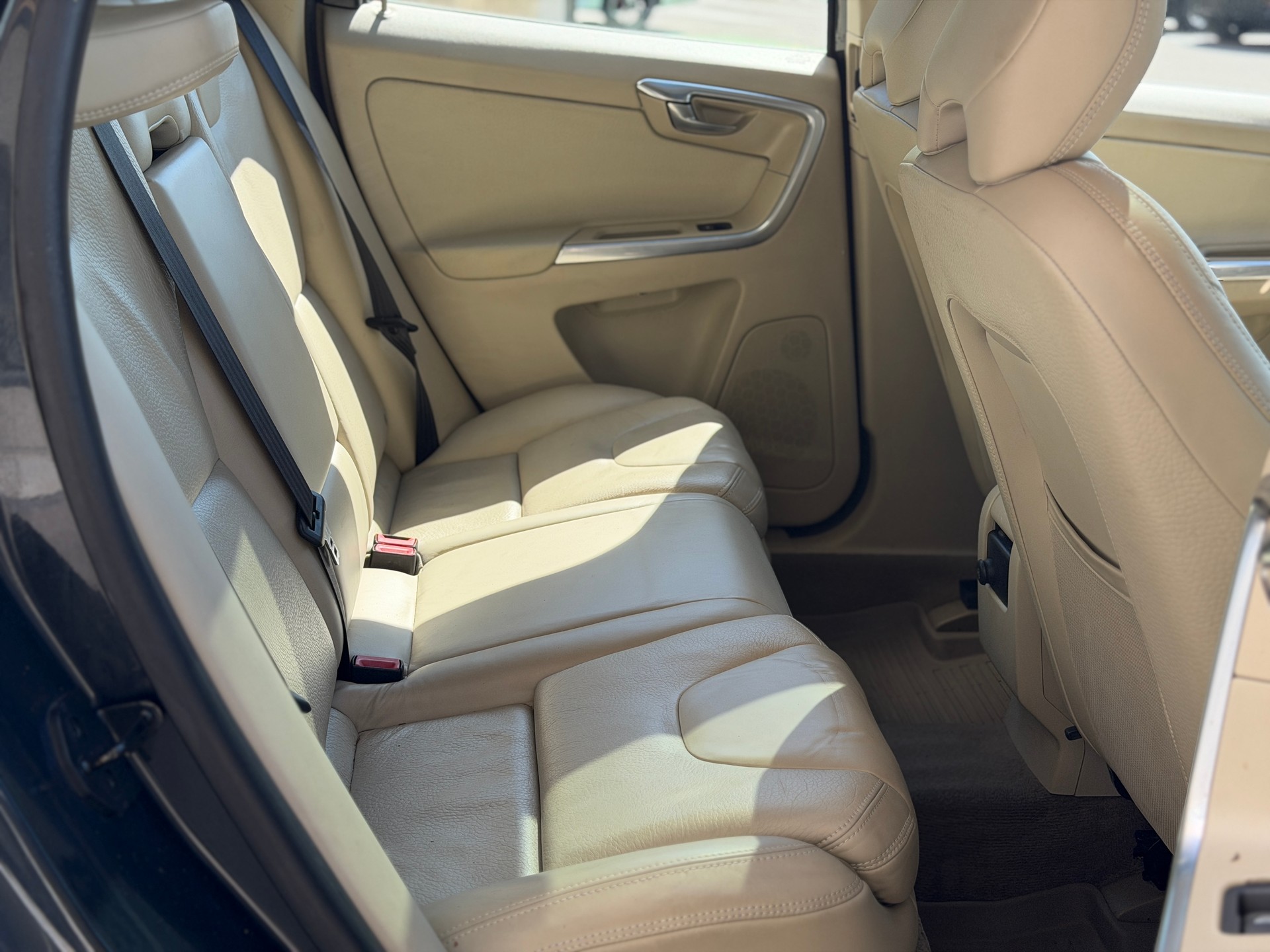 VOLVO XC60 D3 AWD Kinetic Geartronic-image-21