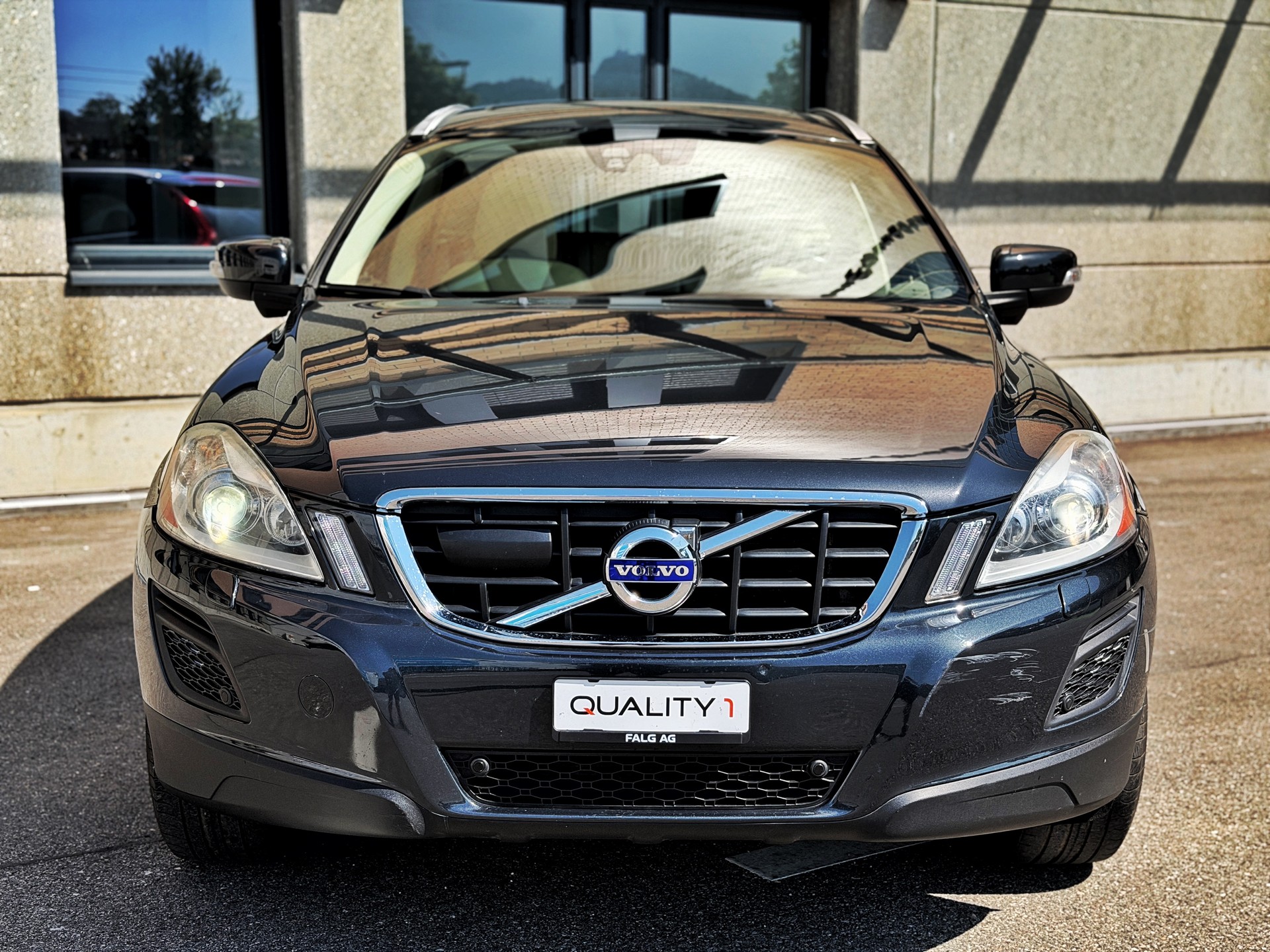 VOLVO XC60 D3 AWD Kinetic Geartronic-image-8