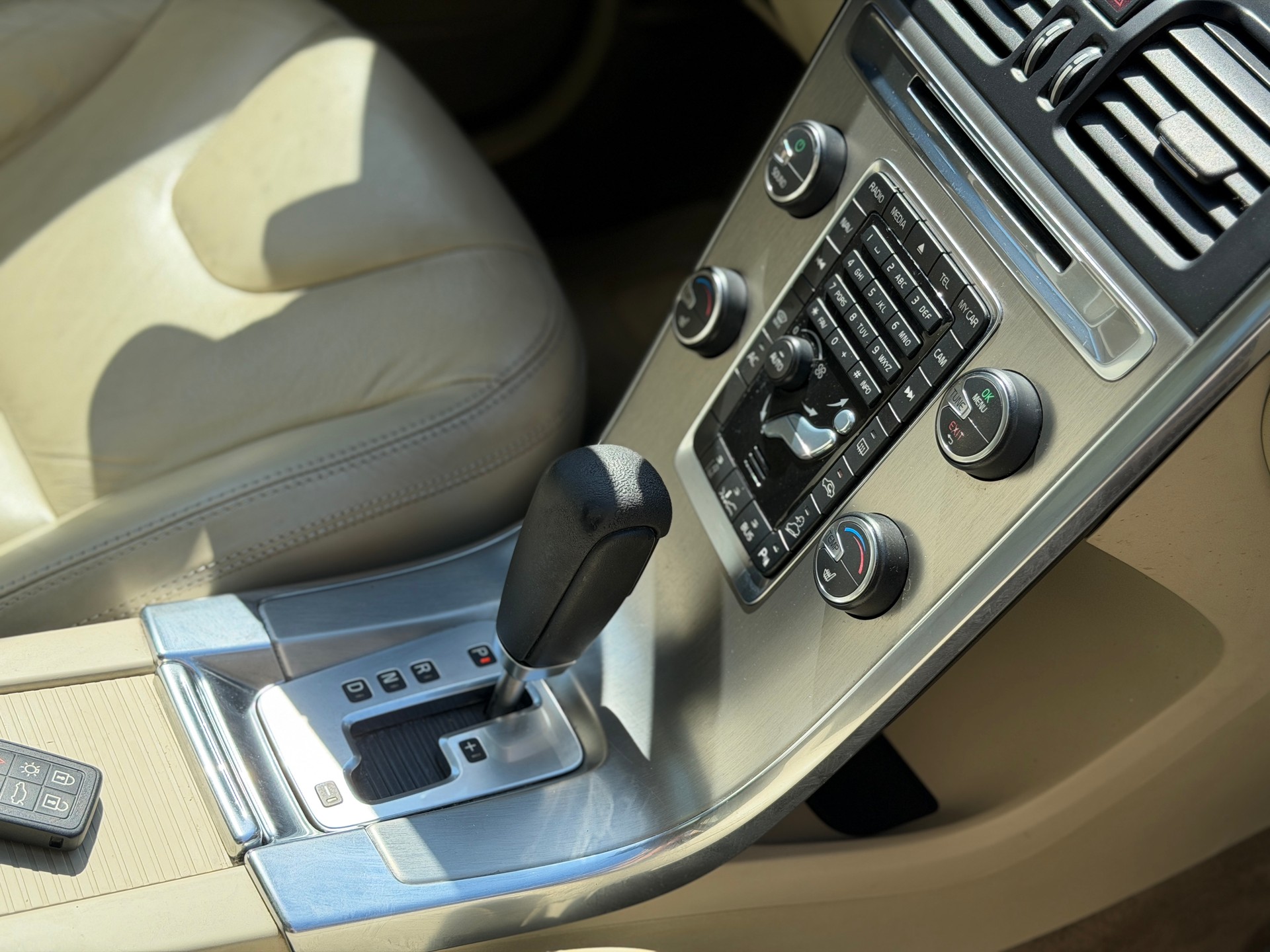 VOLVO XC60 D3 AWD Kinetic Geartronic-image-30
