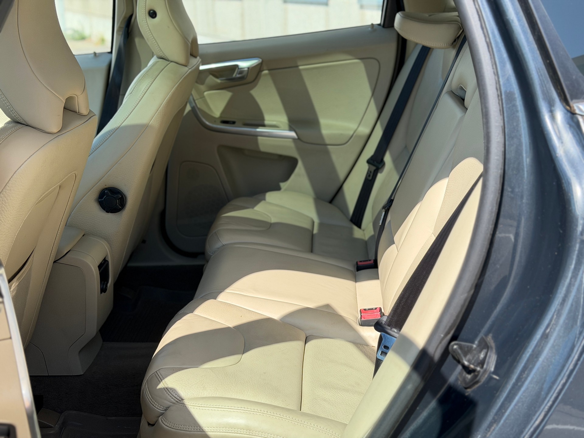 VOLVO XC60 D3 AWD Kinetic Geartronic-image-18