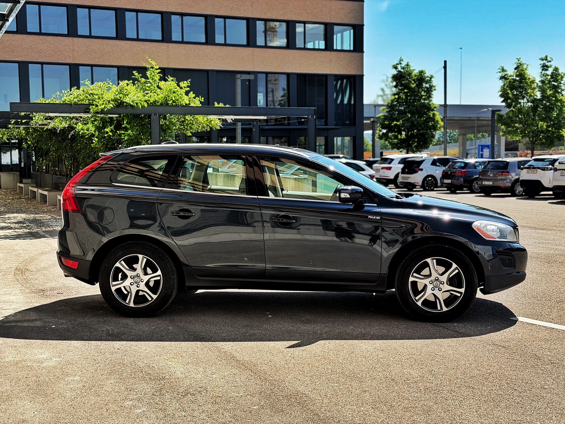VOLVO XC60 D3 AWD Kinetic Geartronic-image-3