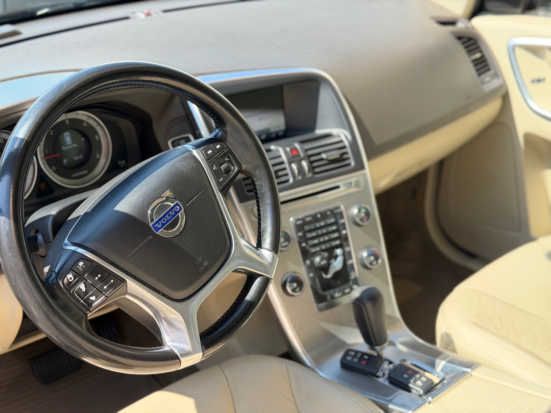 VOLVO XC60 D3 AWD Kinetic Geartronic-image-17