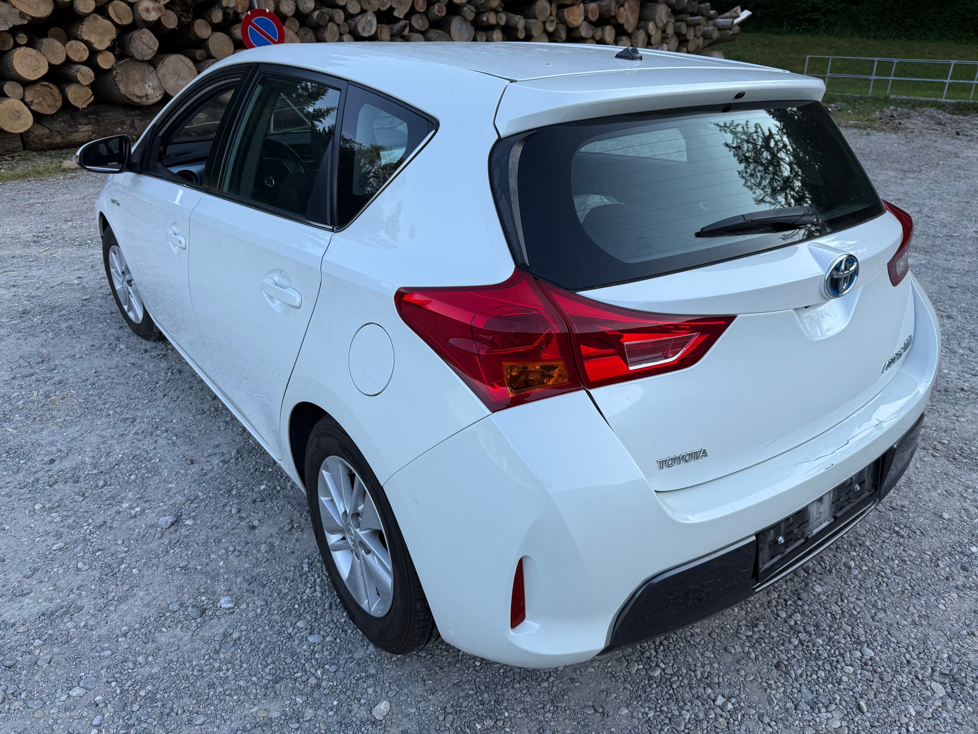 TOYOTA Auris 1.8 16V HSD Linea Trend-image-5