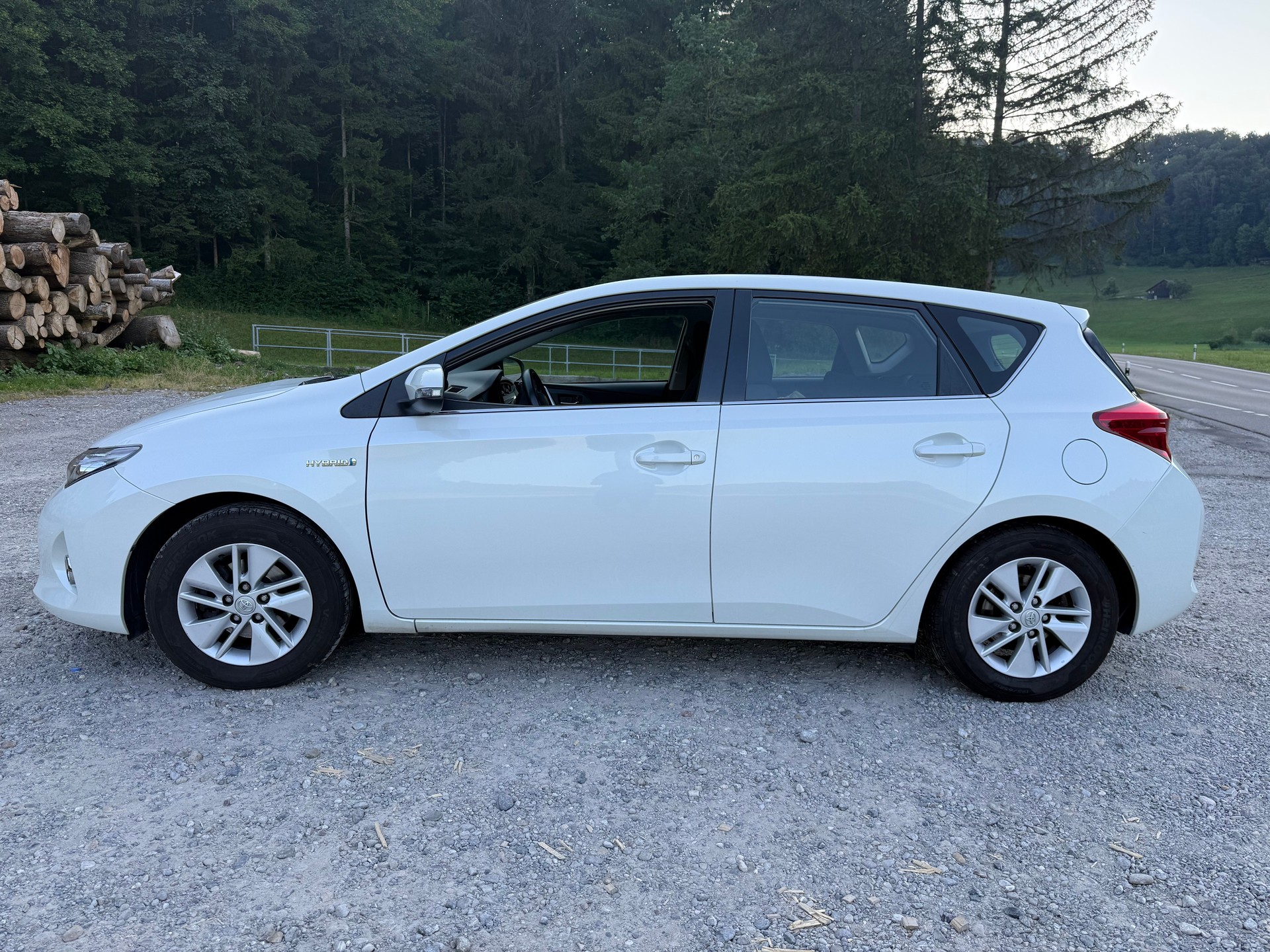 TOYOTA Auris 1.8 16V HSD Linea Trend-image-7