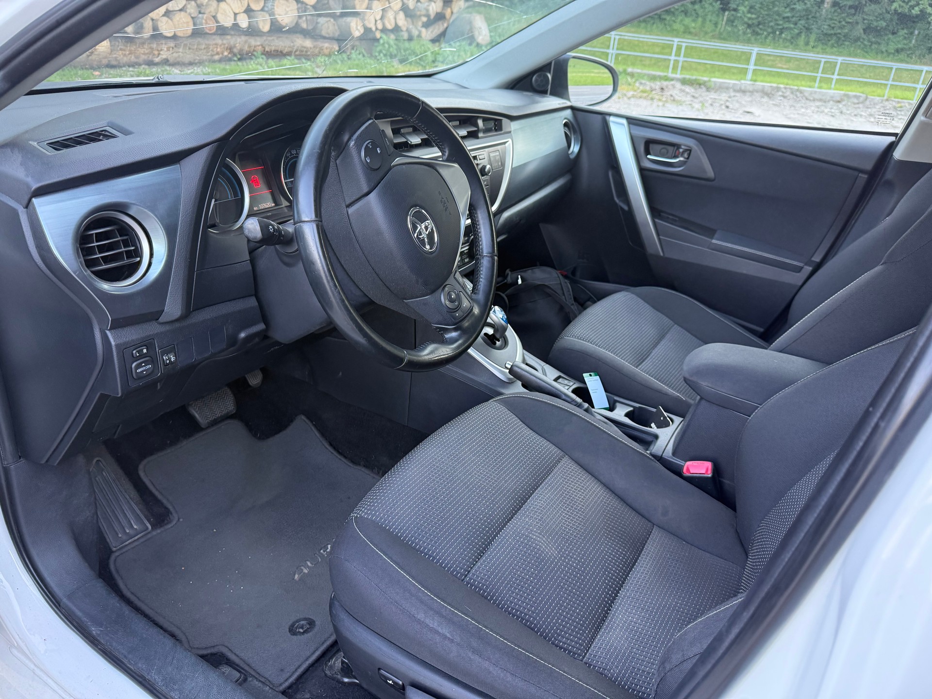 TOYOTA Auris 1.8 16V HSD Linea Trend-image-20