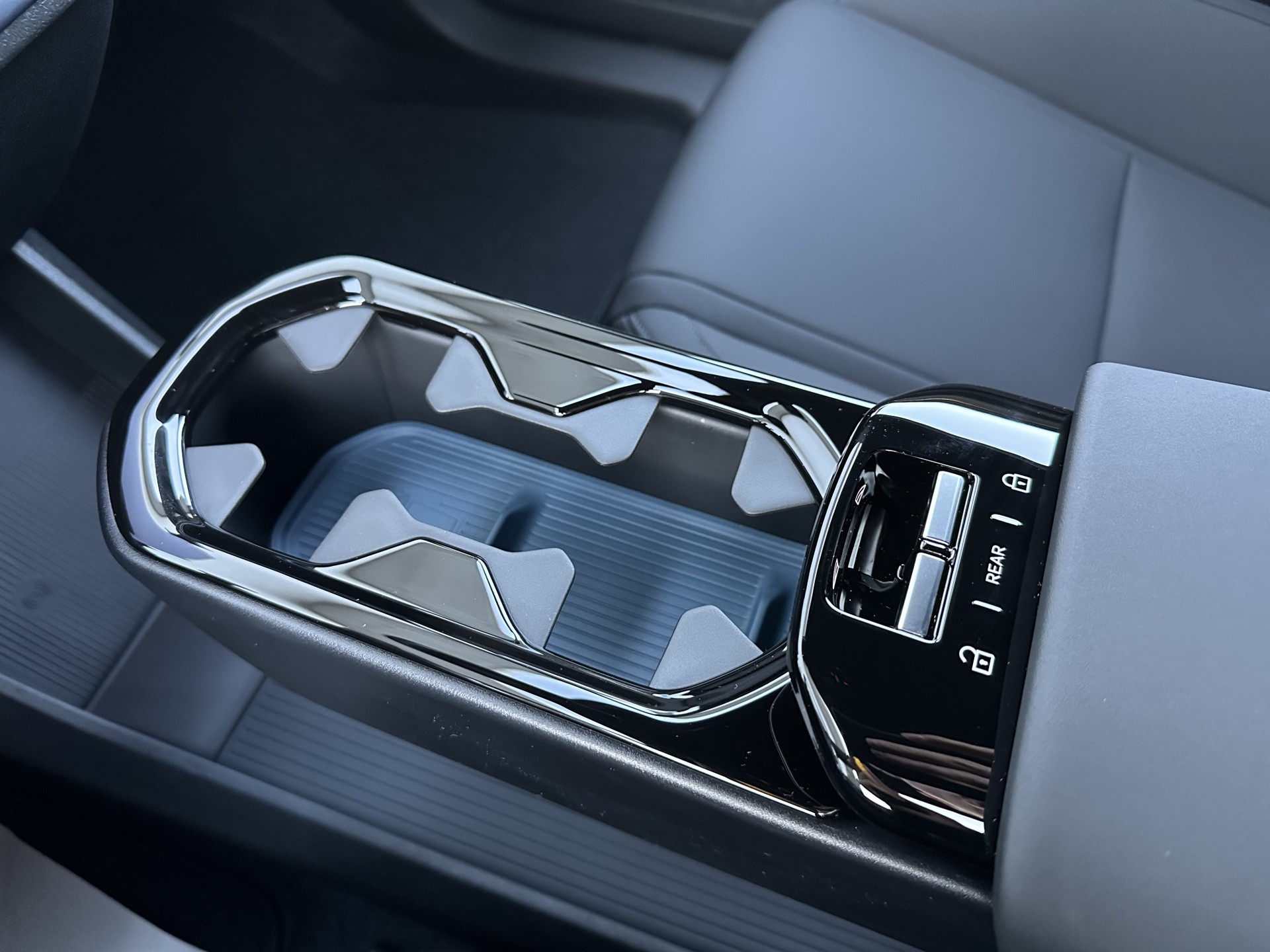 VOLVO EX30 E60 Twin Plus Performance AWD-image-13
