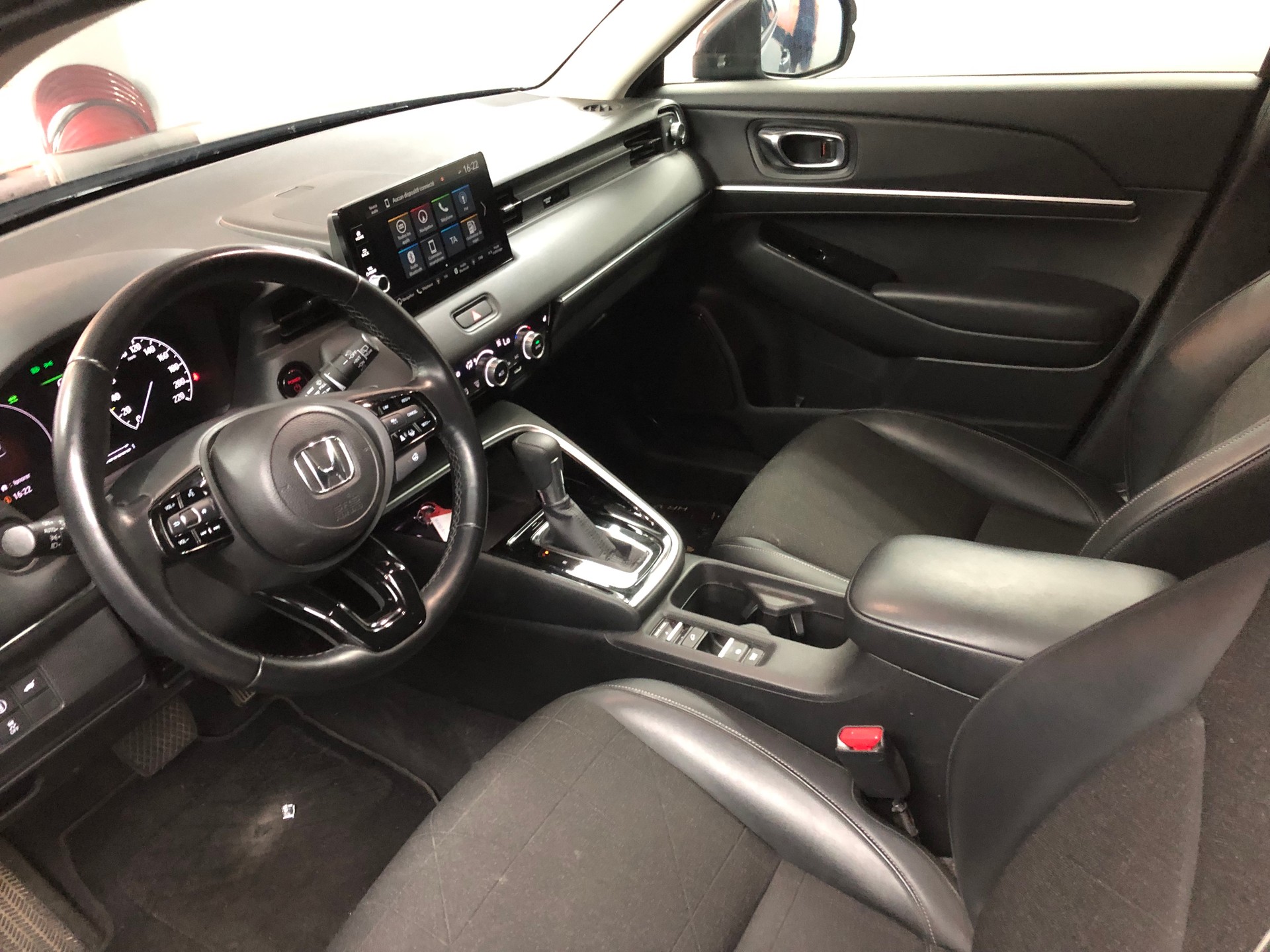 HONDA HR-V 1.5i-MMD Advance Style CVT-image-6