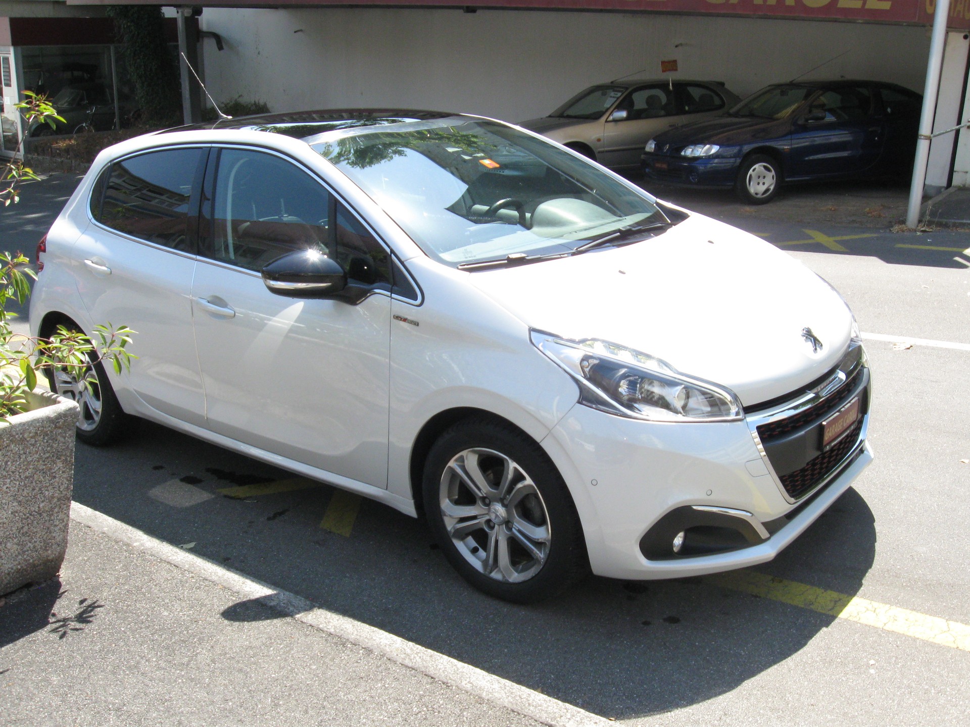PEUGEOT 1.2i SST GTLine-image-0