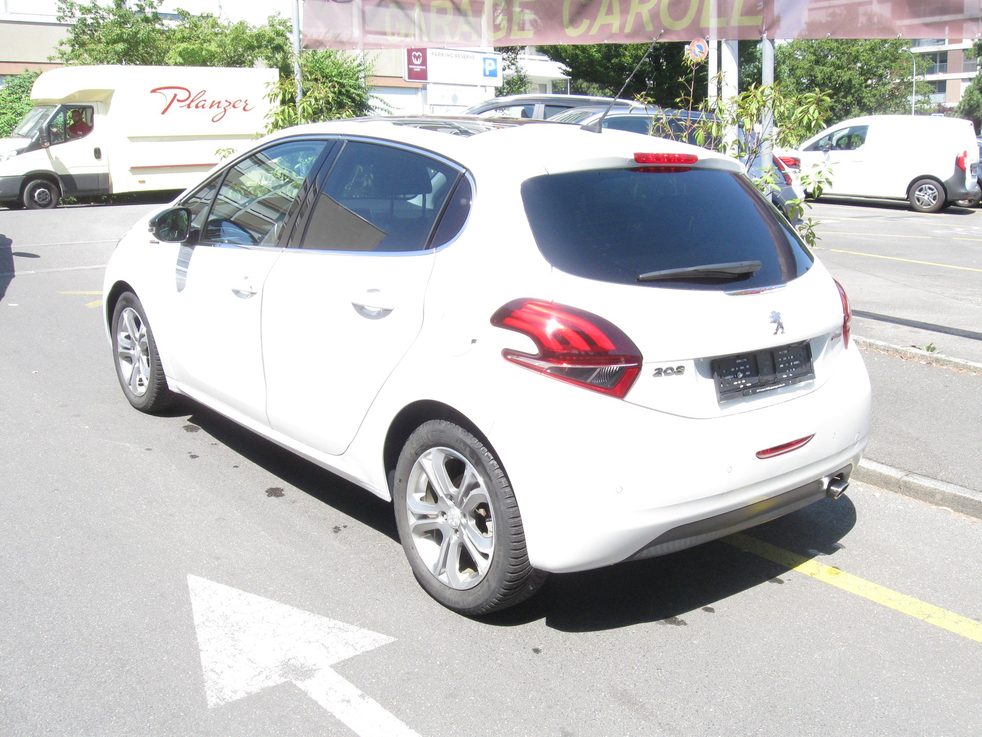 PEUGEOT 1.2i SST GTLine-image-2