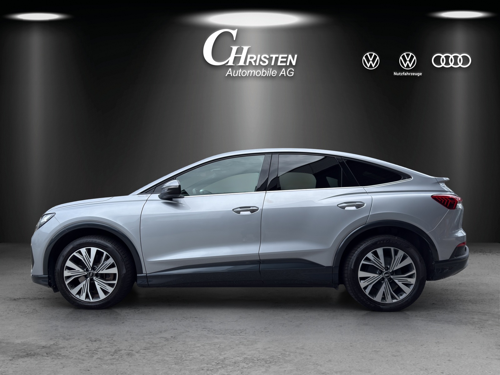 AUDI Audi Q4 Sportback e-tron 50 quattro-showroom-element-2