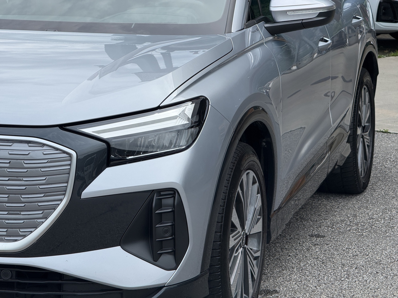 AUDI Audi Q4 Sportback e-tron 50 quattro-image-16