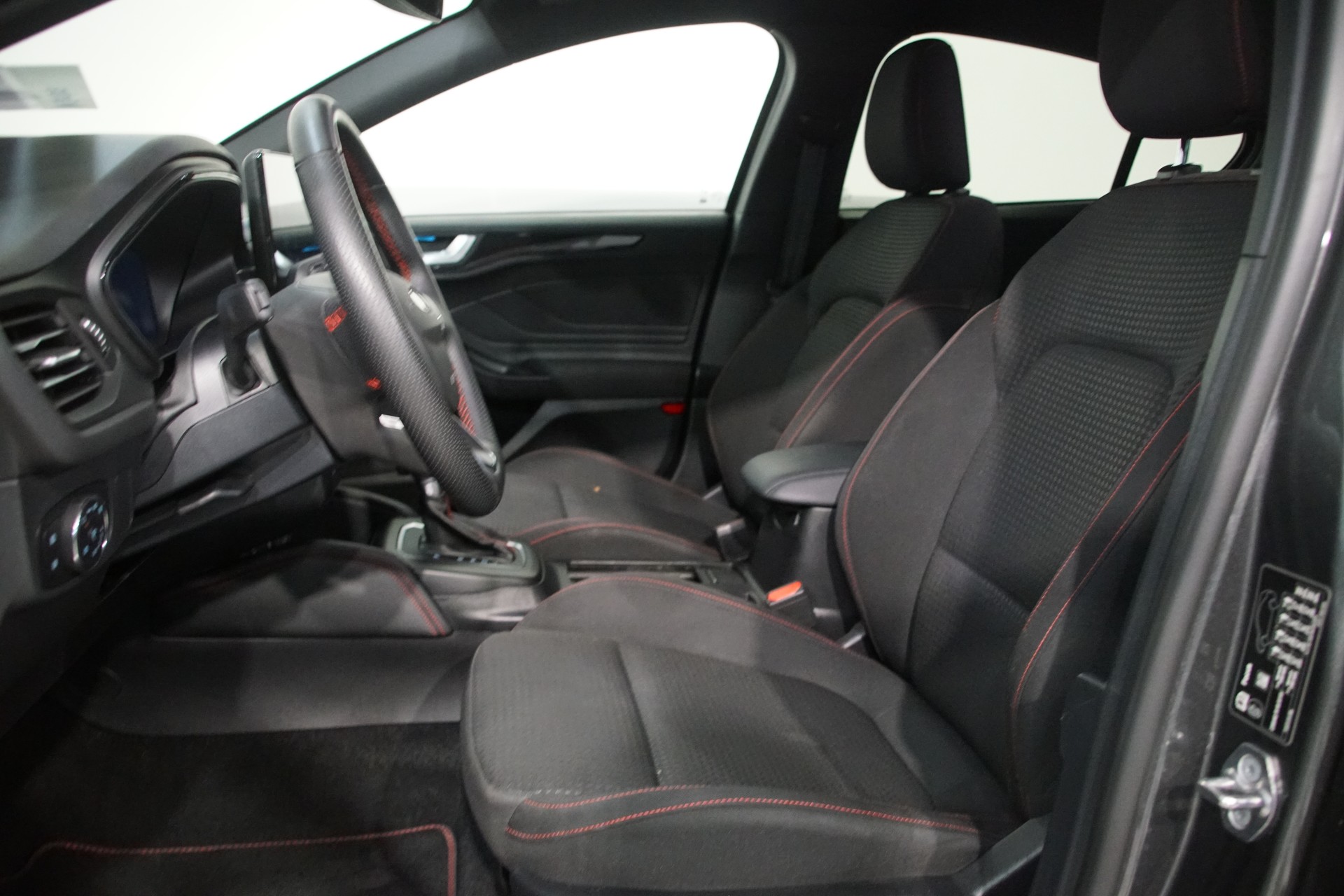 FORD Focus 1.0 MHEV ST-Line X Automat-image-14