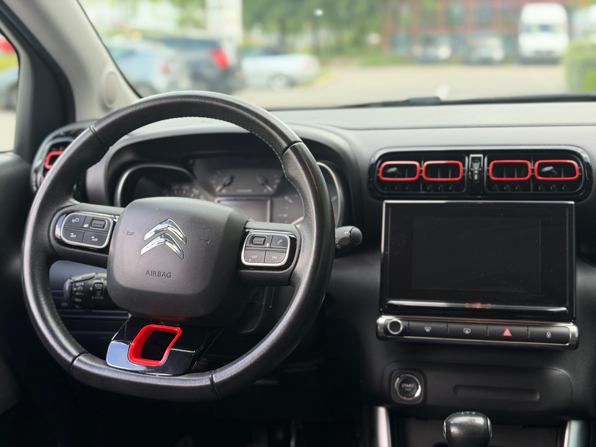 CITROEN C3 Aircross 1.6 BlueHD Shine-image-10