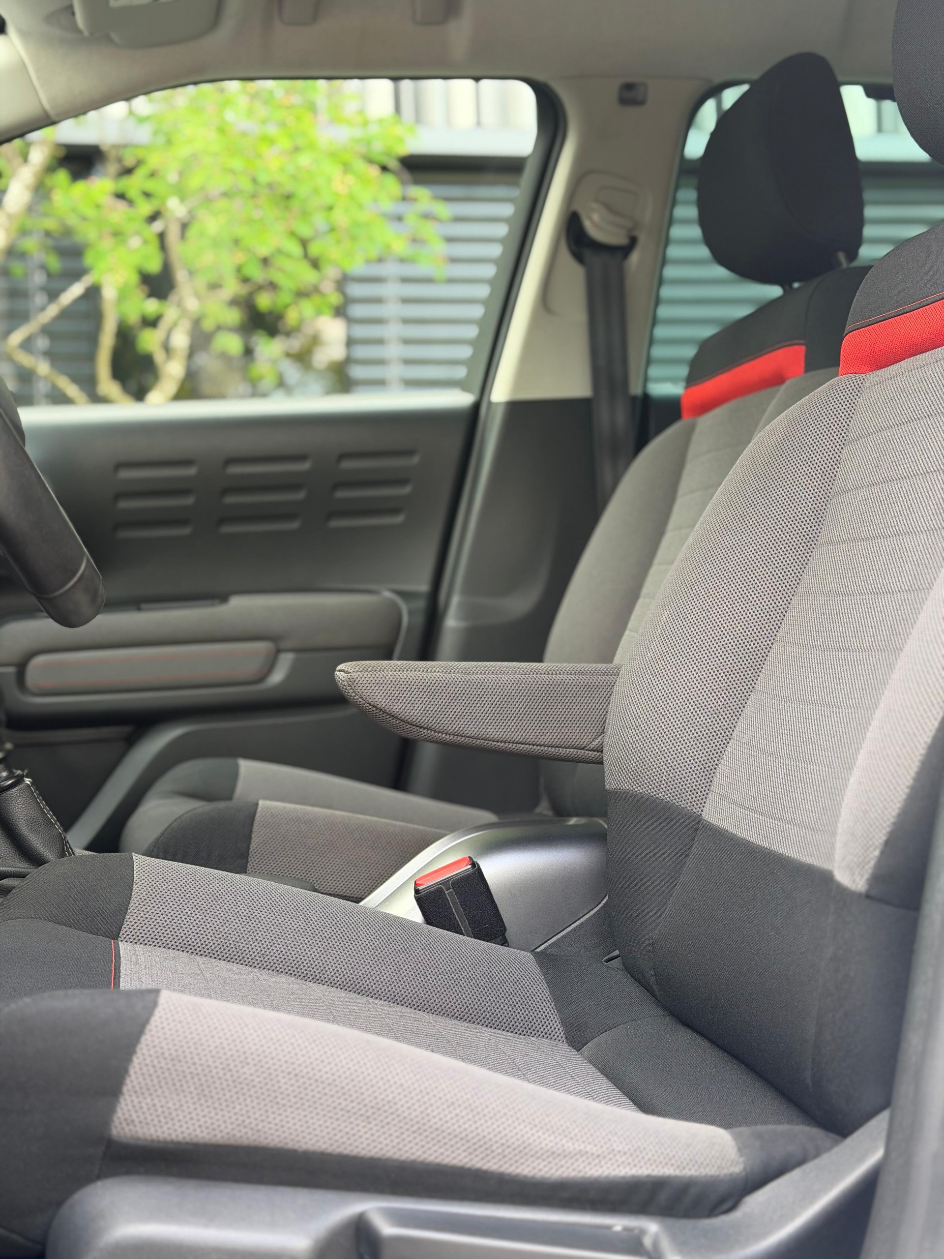CITROEN C3 Aircross 1.6 BlueHD Shine-image-9