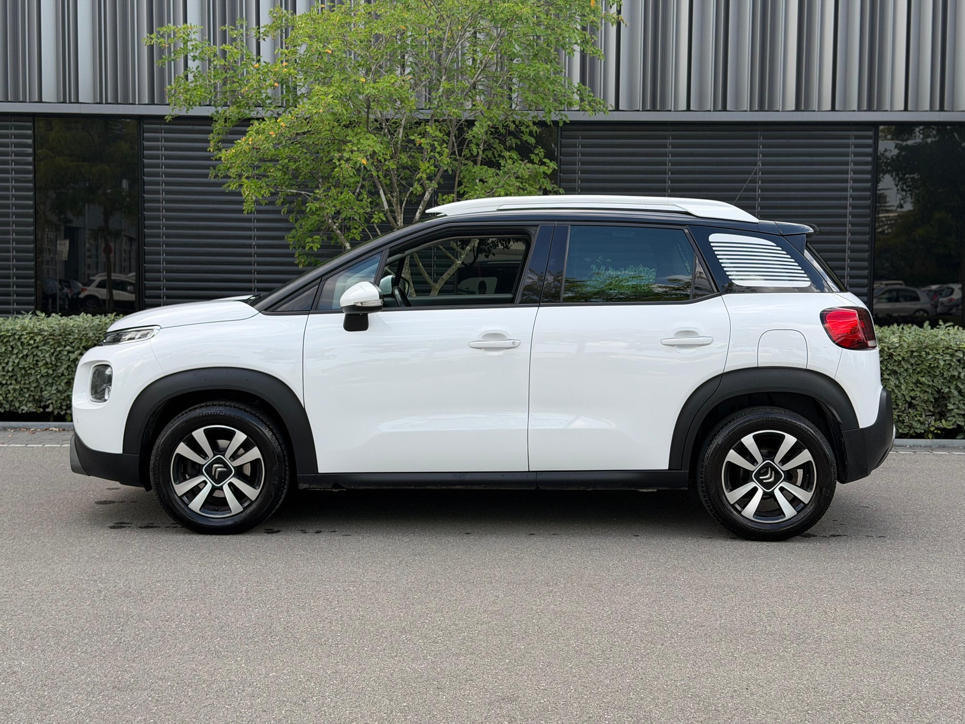 CITROEN C3 Aircross 1.6 BlueHD Shine-image-4