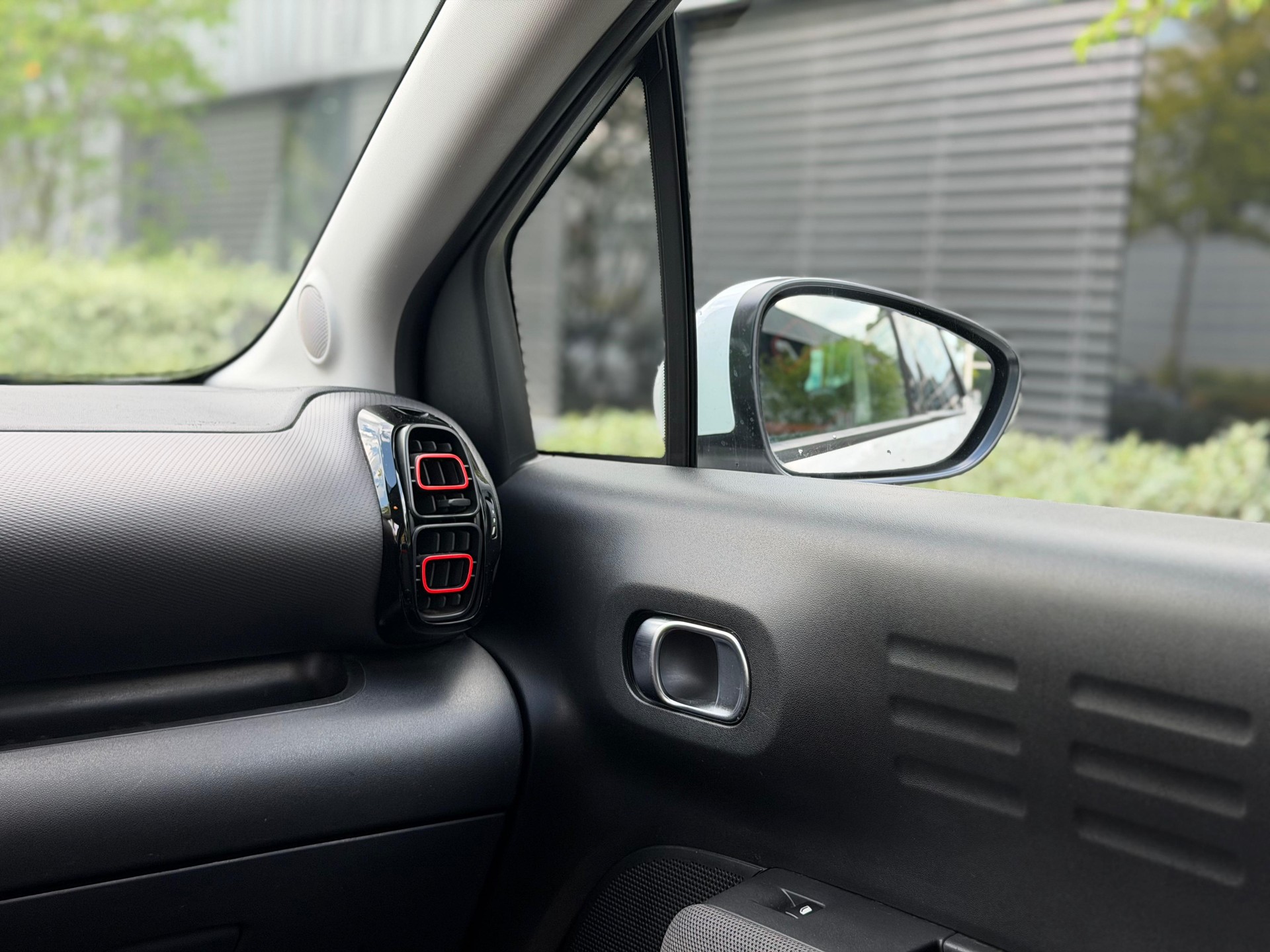 CITROEN C3 Aircross 1.6 BlueHD Shine-image-11