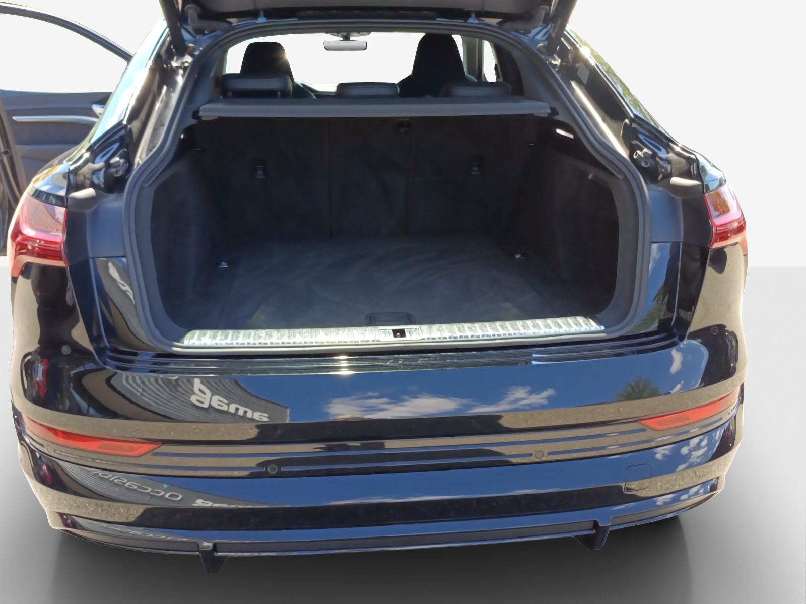 AUDI e-tron 55 Sportback S Line quattro-image-12
