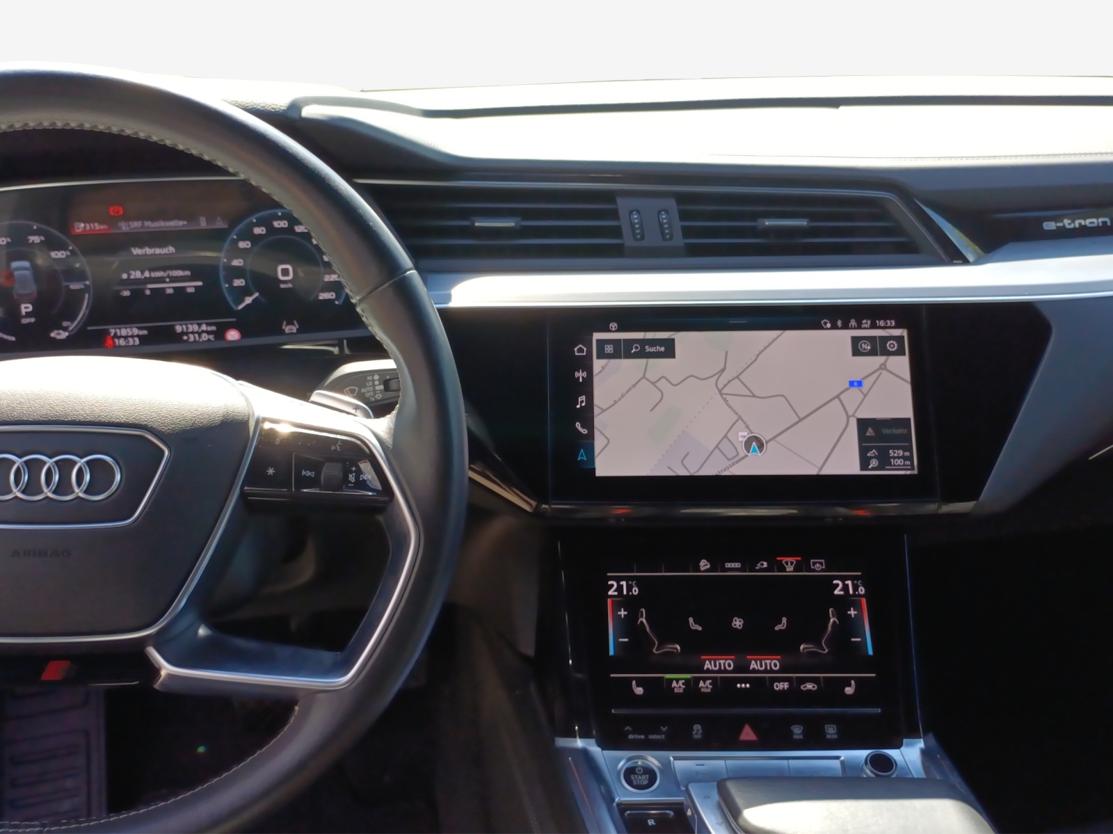 AUDI e-tron 55 Sportback S Line quattro-image-8