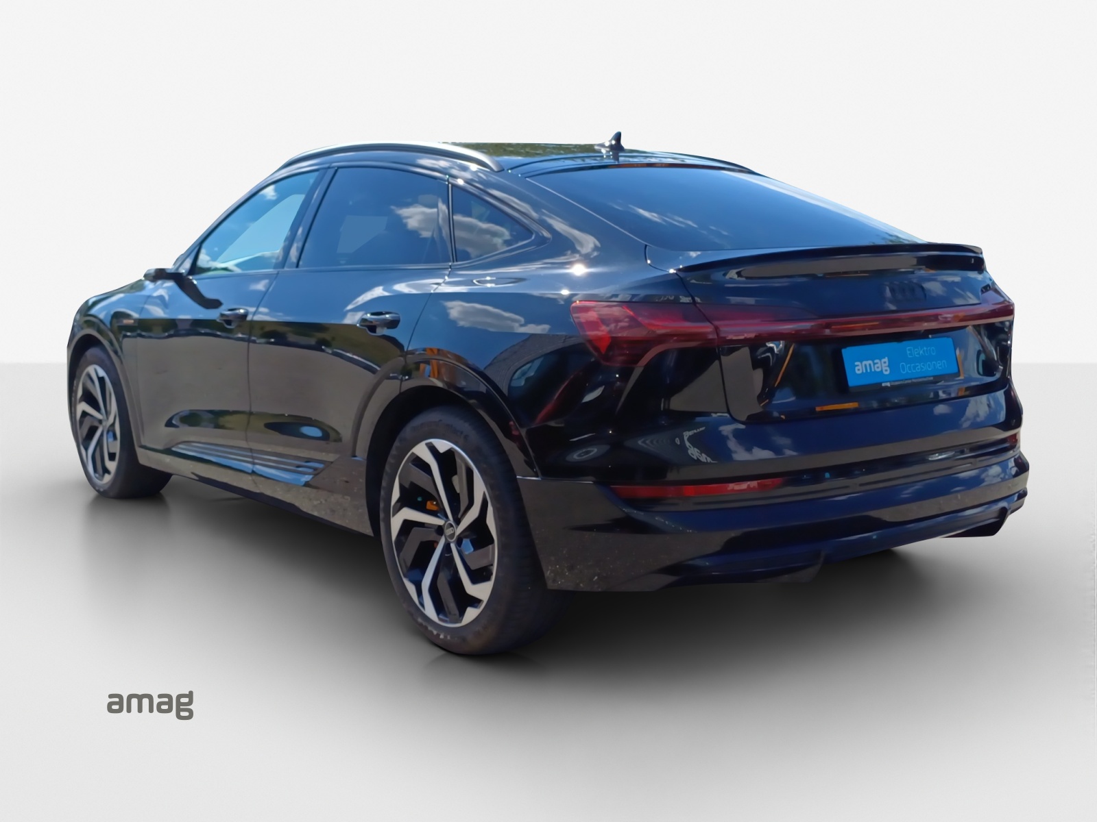 AUDI e-tron 55 Sportback S Line quattro-image-2