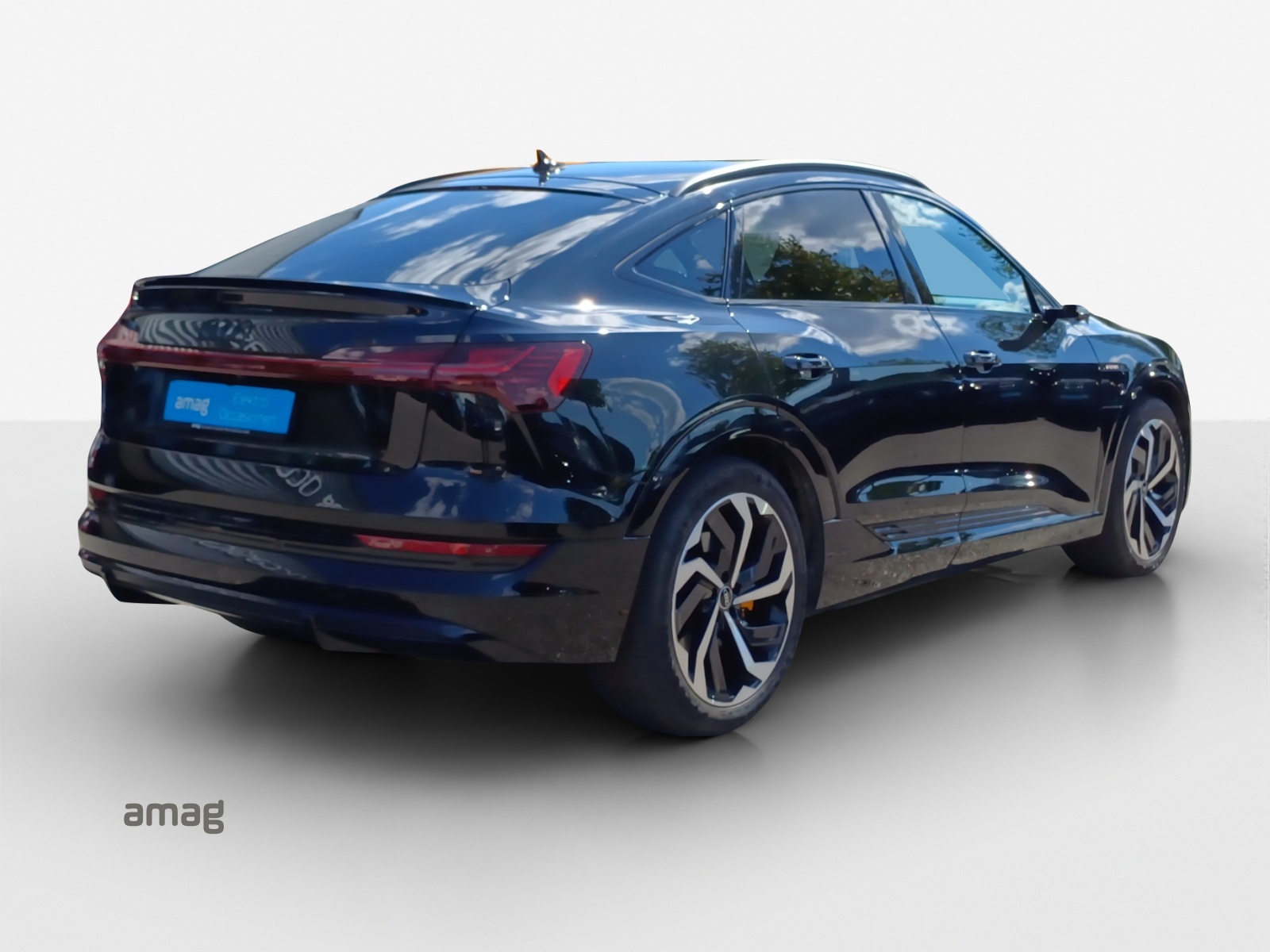 AUDI e-tron 55 Sportback S Line quattro-image-4