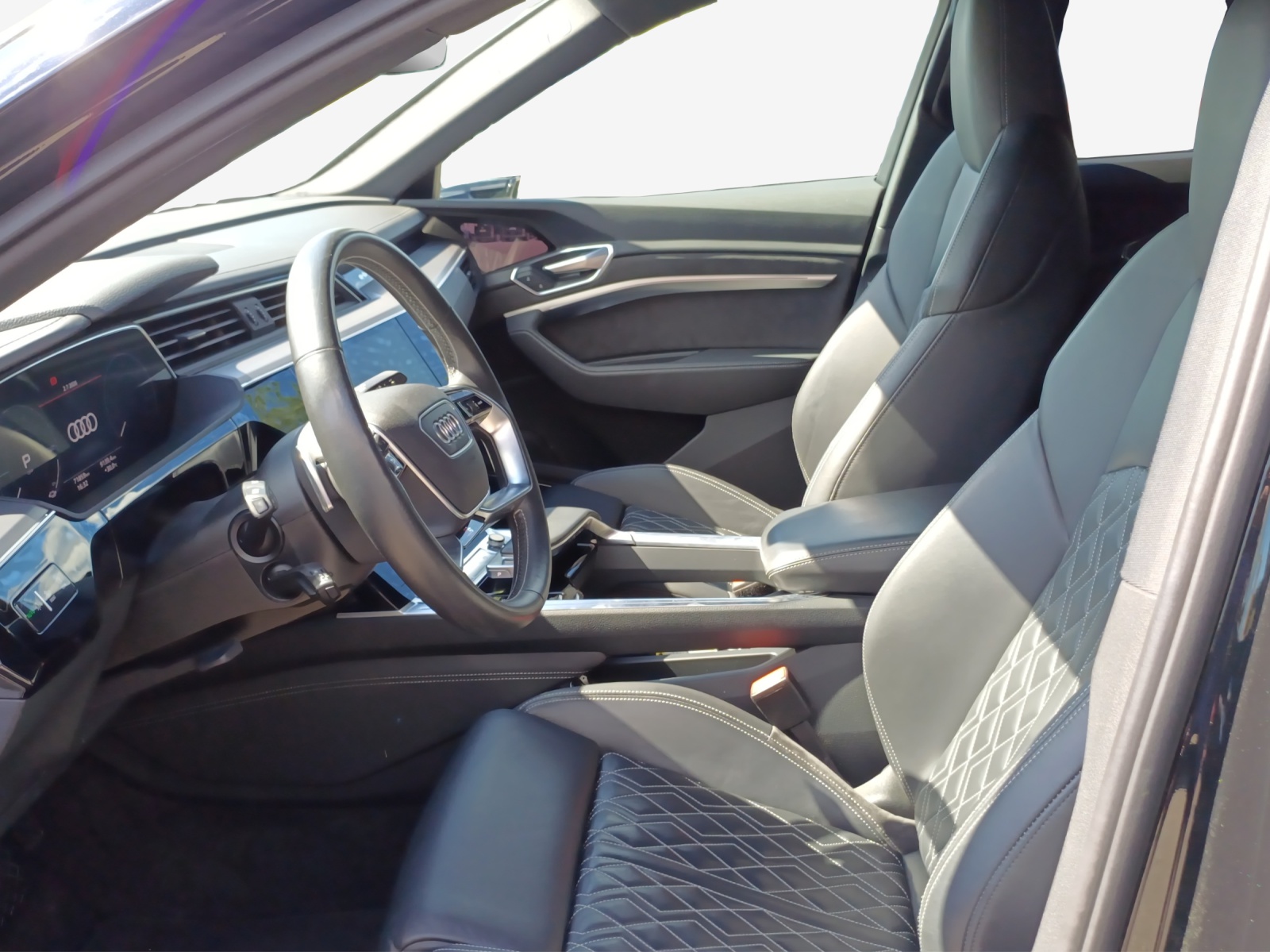 AUDI e-tron 55 Sportback S Line quattro-image-7