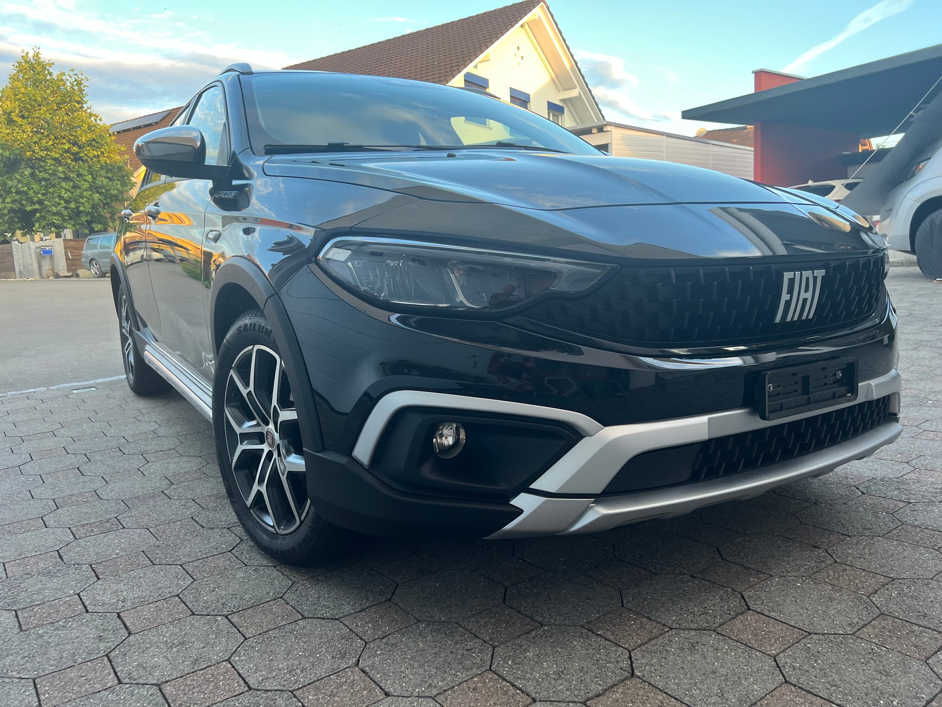 FIAT 1.5 Hybrid Swiss Cross-image-2