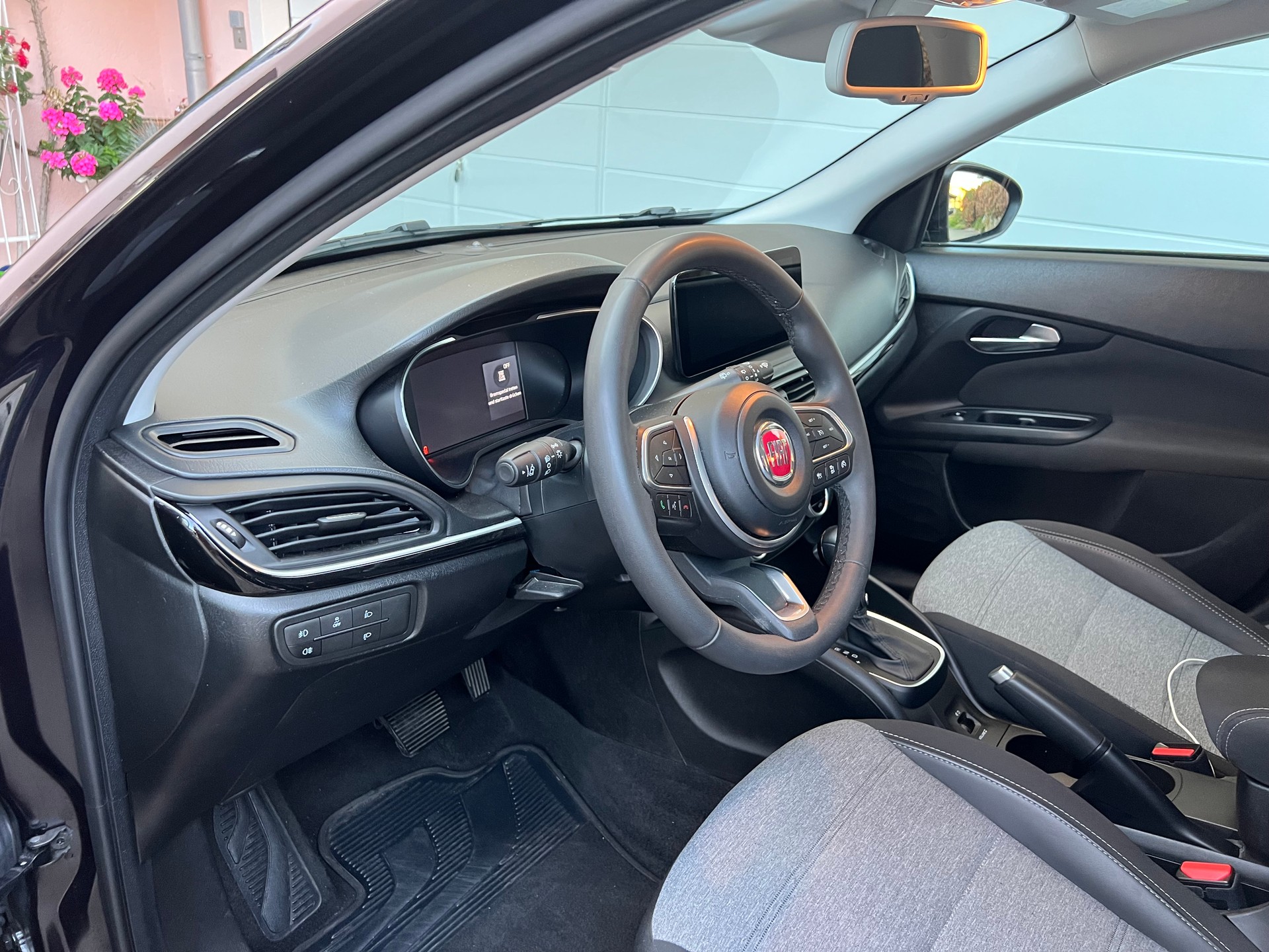 FIAT 1.5 Hybrid Swiss Cross-image-6