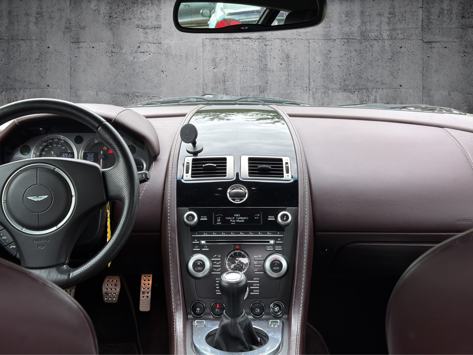 ASTON MARTIN V8 Vantage Coupé 4.7-image-7