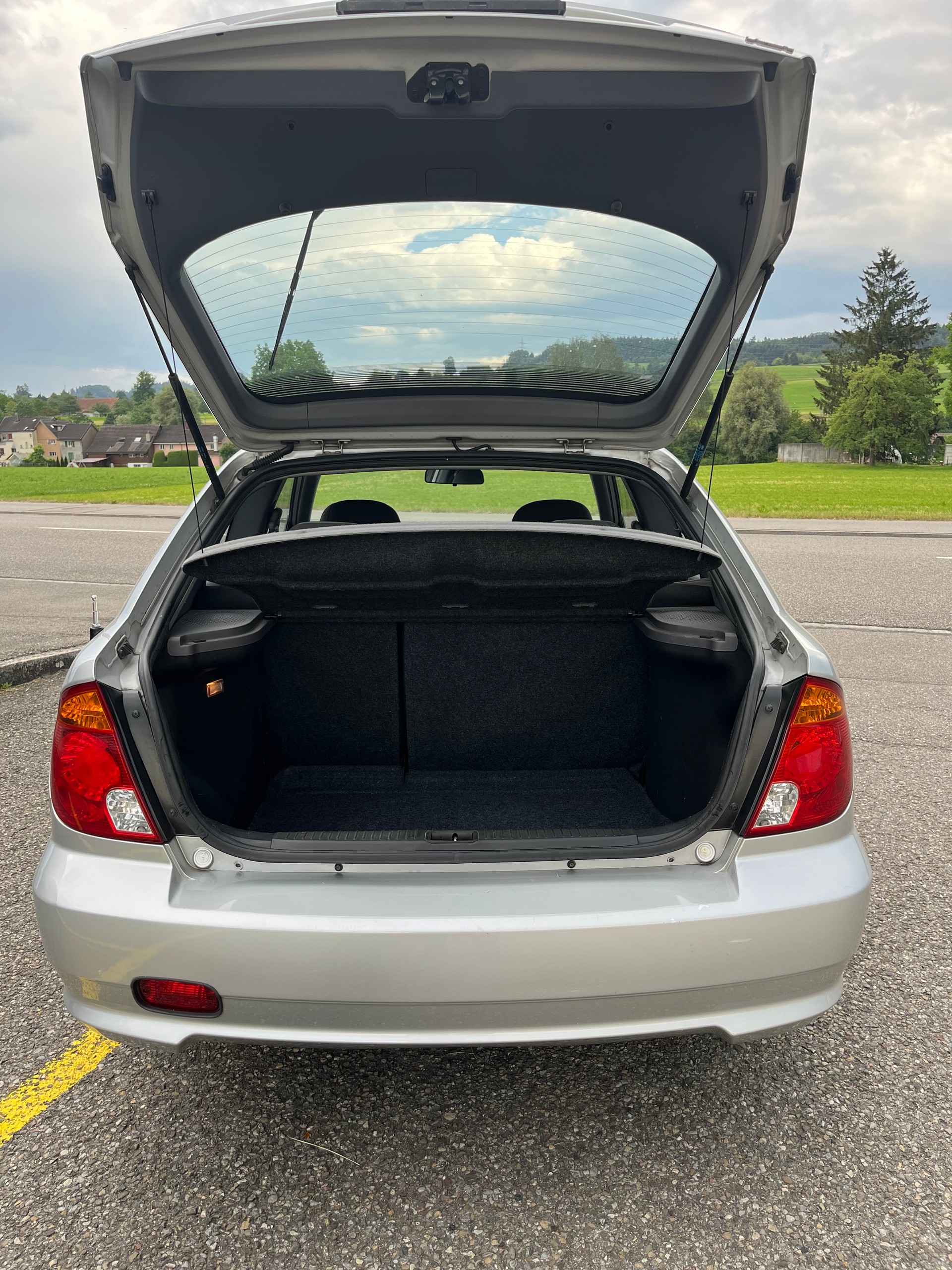 HYUNDAI 3 Türe mit Klimaanlage und mit Alufelge Handschaltung-image-6