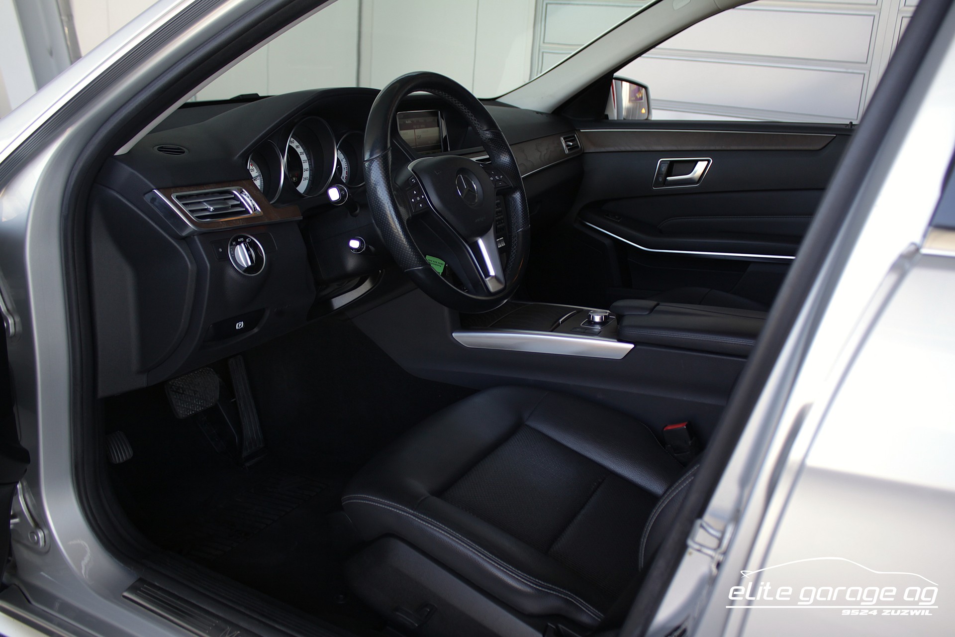 MERCEDES-BENZ E 200 Avantgarde 7G-Tronic-image-13