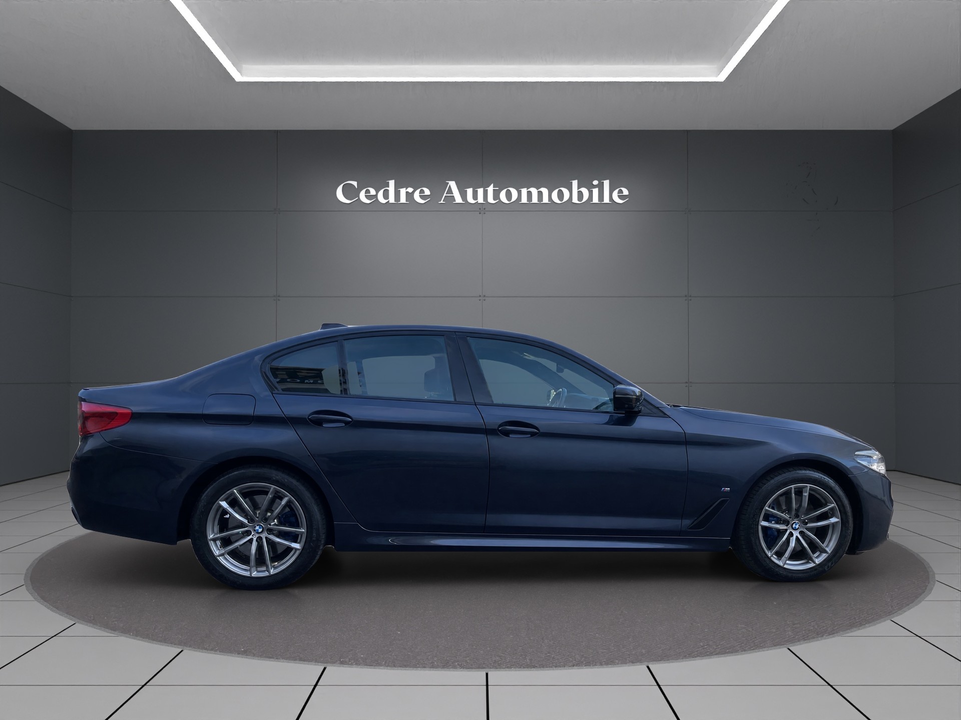 BMW 530e xDrive M Sport Steptronic-image-6
