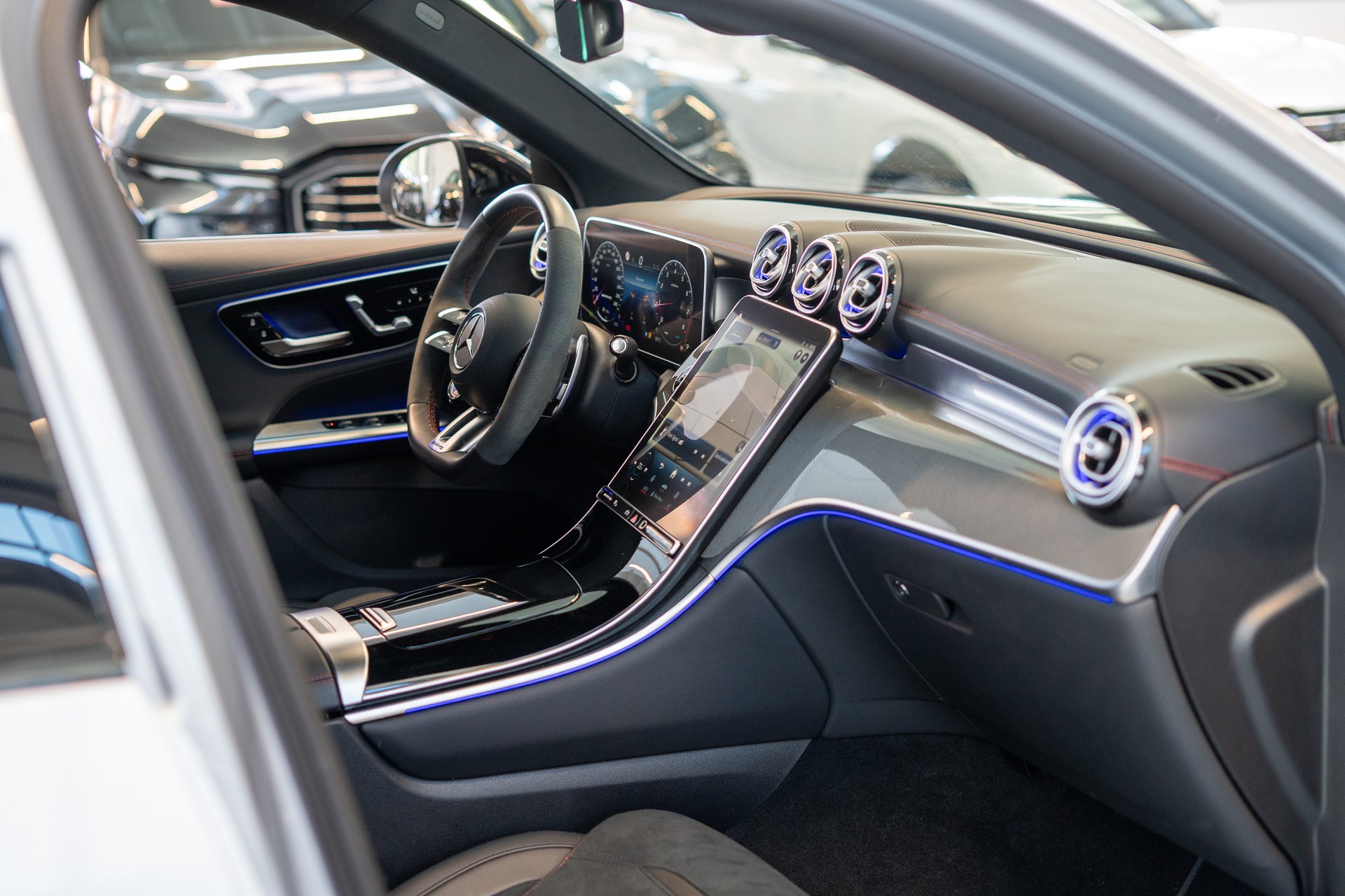 MERCEDES-BENZ GLC 43 AMG 4matic / Facelift / 360°Grad / Ambientebeleuchtung-image-15