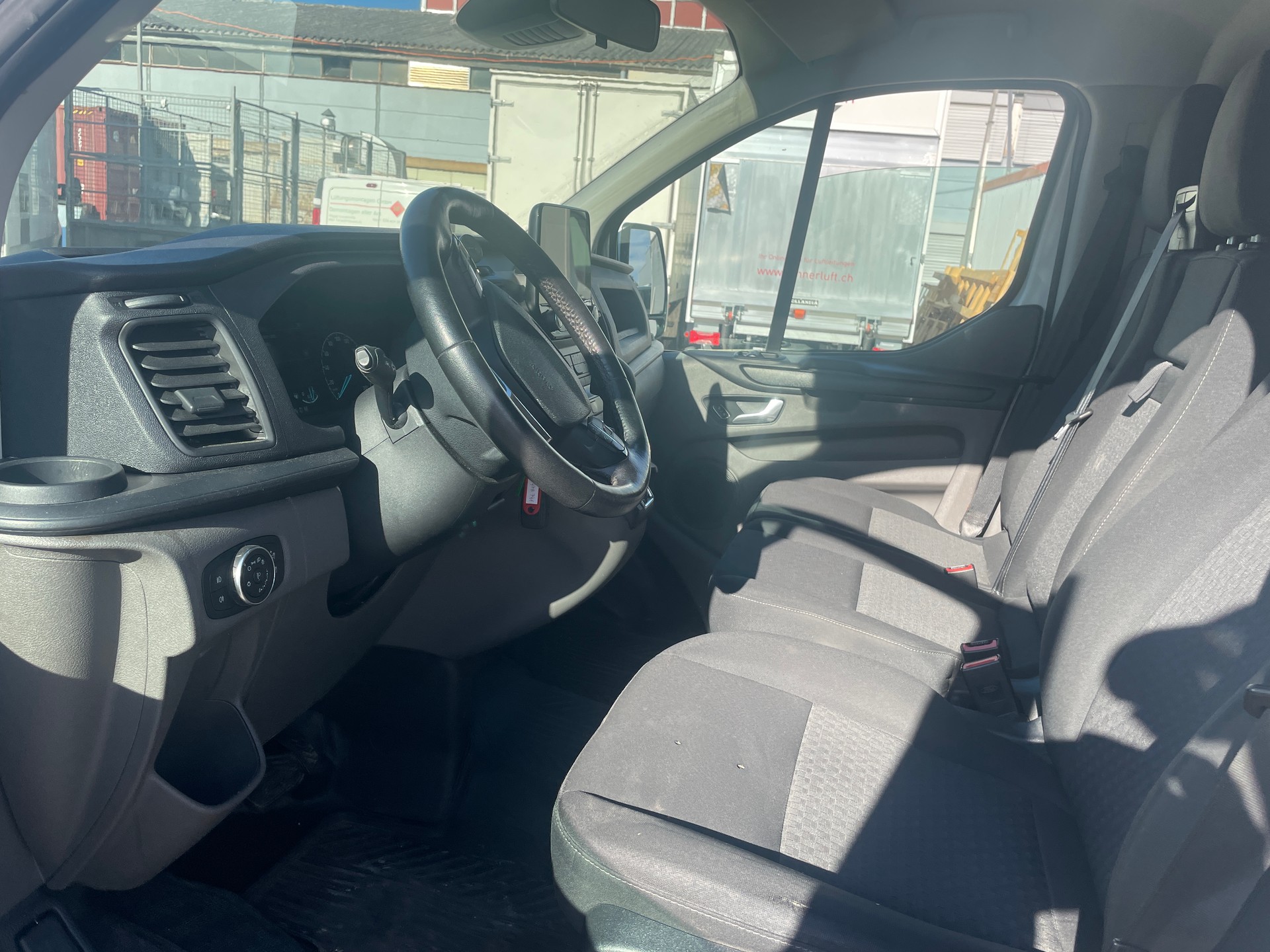 FORD Transit Custom Van 320 L2H1 Trend A-image-5