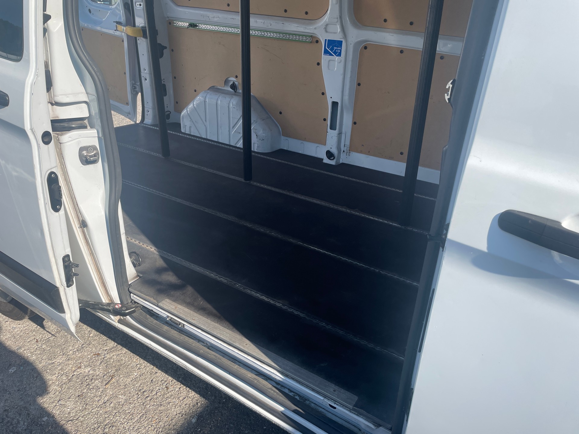 FORD Transit Custom Van 320 L2H1 Trend A-image-9