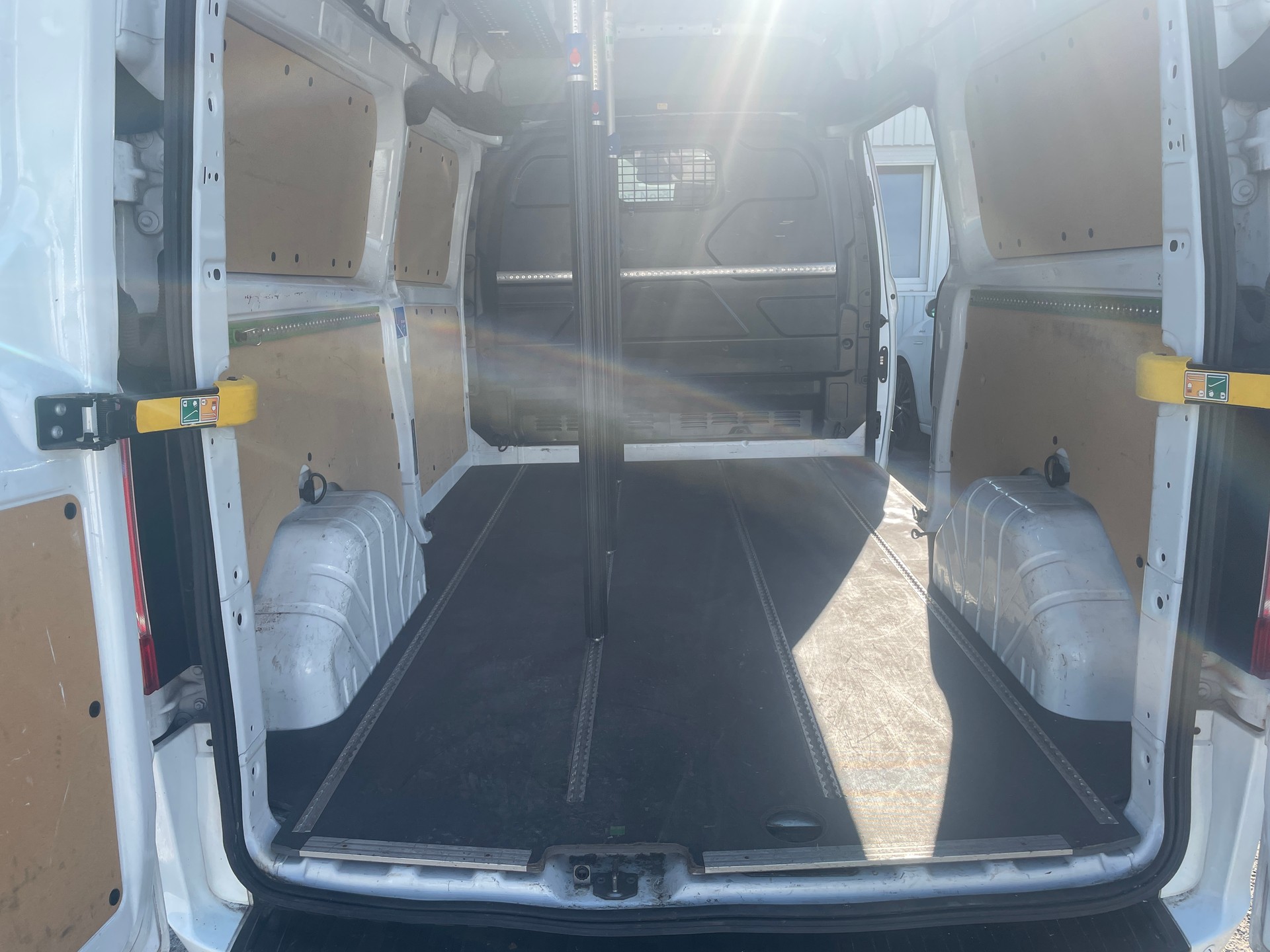 FORD Transit Custom Van 320 L2H1 Trend A-image-11