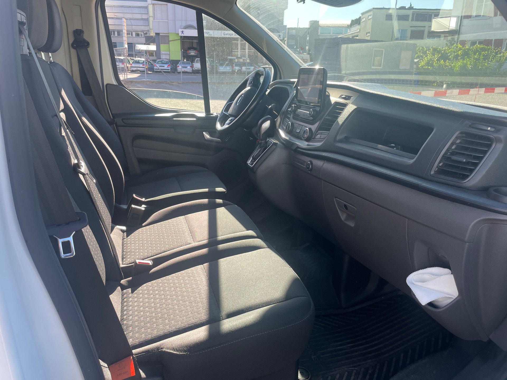 FORD Transit Custom Van 320 L2H1 Trend A-image-6
