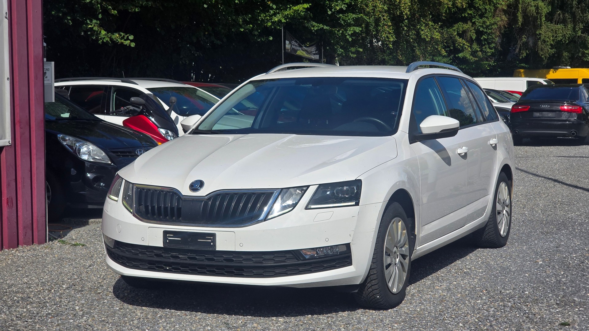 SKODA Octavia Combi 1.6 TDI Ambition-image-1