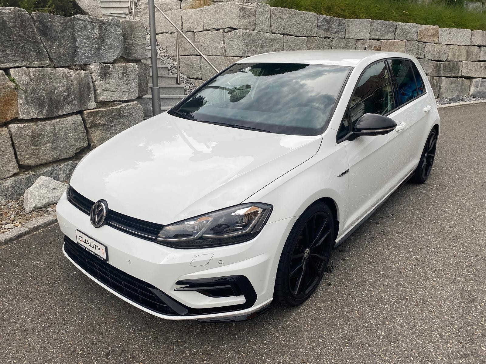 VW Golf 2.0 TSI R 4Motion DSG-image-0