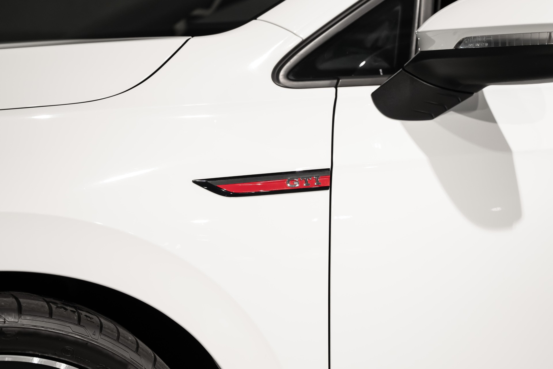 VW Golf VIII 2.0 TSI GTI Clubsport DSG-image-4