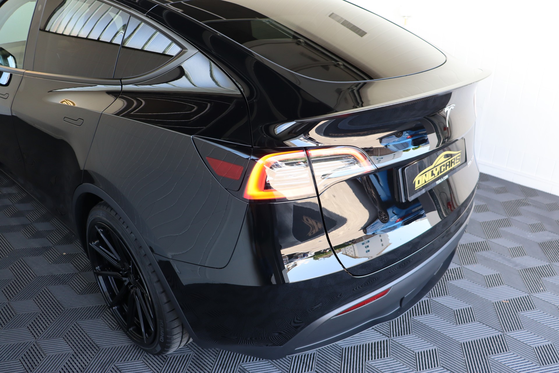 TESLA Model Y Performance-image-8